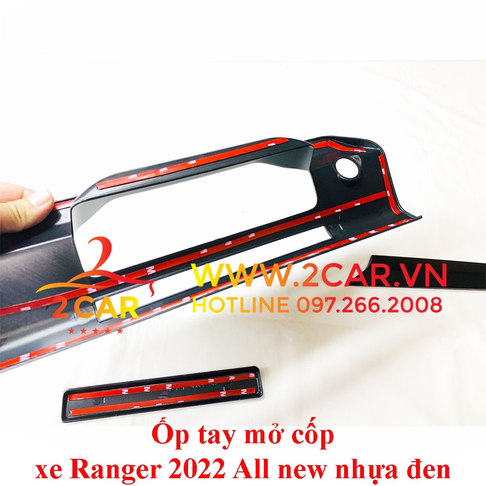 Ốp tay mở cốp xe Ford Ranger 2022, 2023 Nhựa Đen chữ đỏ cao cấp