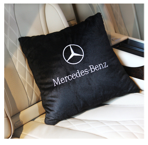Chăn 2 trong 1 mercedes, gối tựa lưng trên xe , chăn gối cho xe hơi,