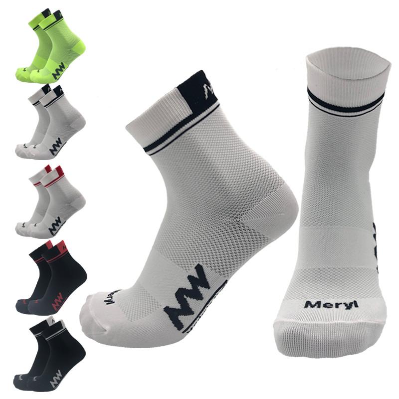 Đội chuyên nghiệp chuyên nghiệp chuyên nghiệp đi xe đạp đi xe đạp đường xe đạp trên đường đua xe đạp leo núi ngoài trời Color: green