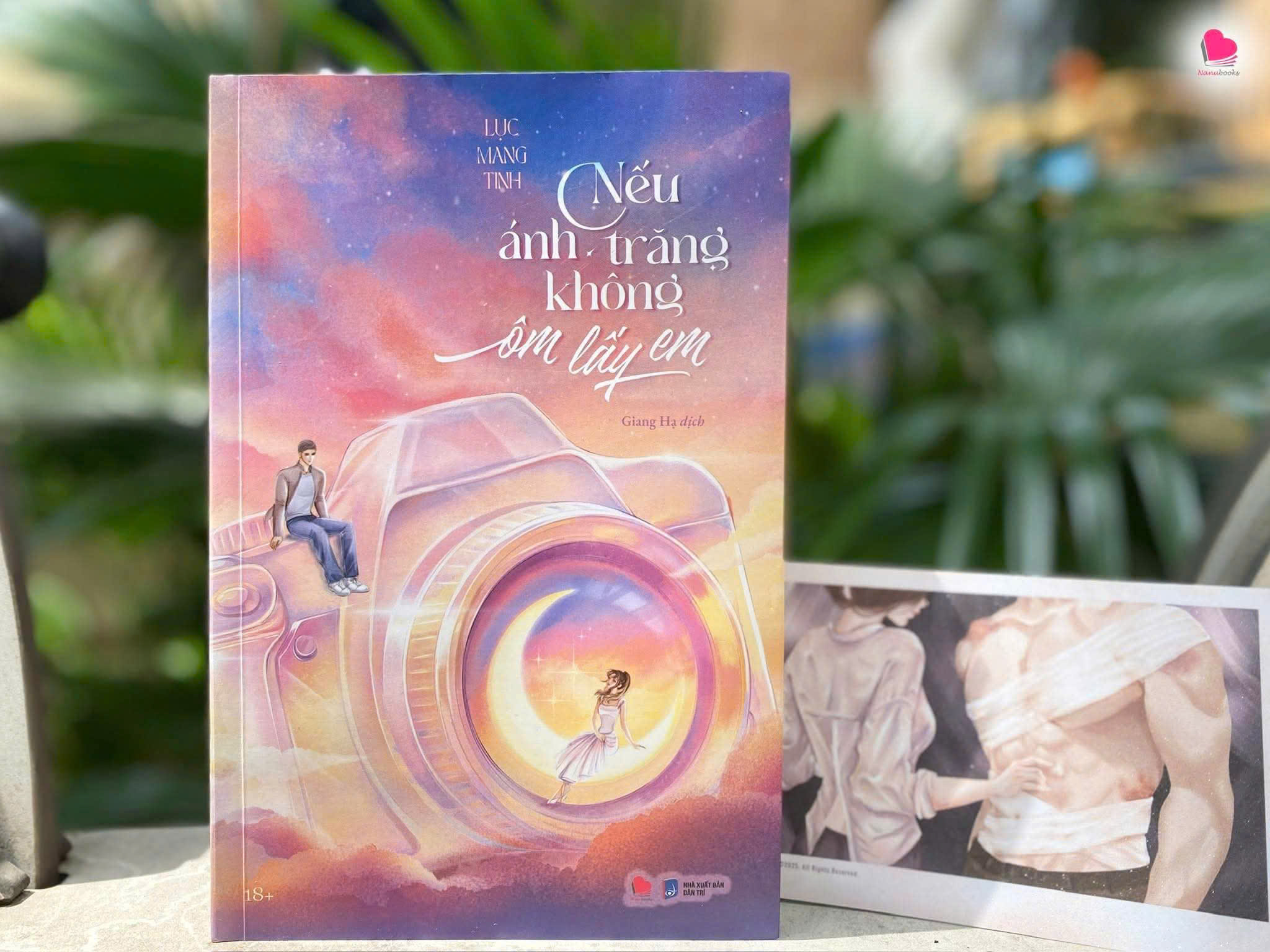 Sách - Nếu ánh trăng không ôm lấy em - Lục Mang Tinh (Bản phổ thông) - Bách Việt