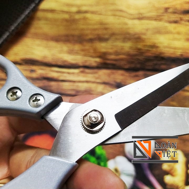 Kéo Thép SK5 Nội Địa Nhật, Kéo Xám 21cm - Kéo được sản xuất bởi thép SK5 với công nghệ Nhật tạo nên Lưỡi Kéo SIÊU BÉN