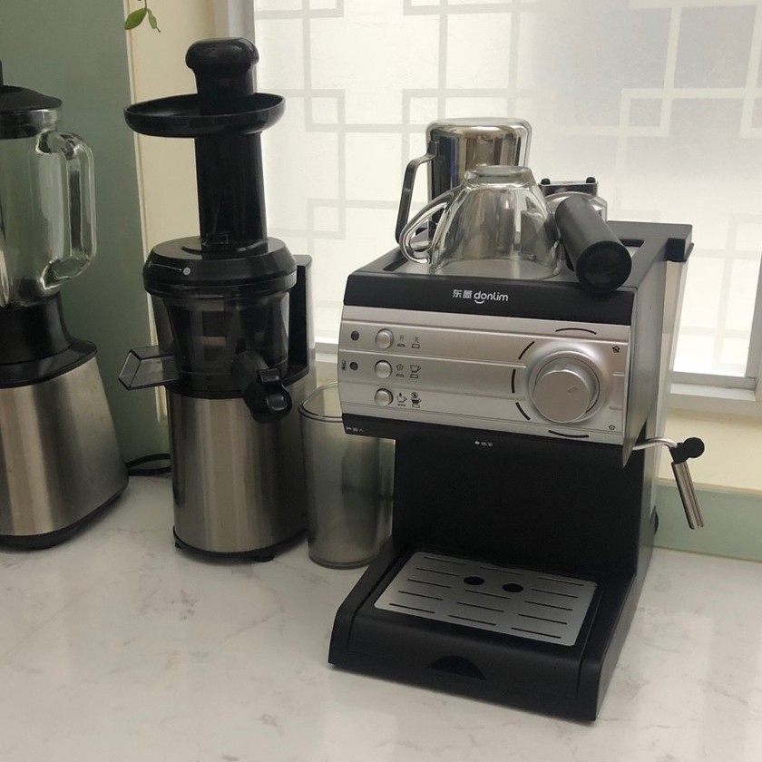 Máy pha cà phê tự động thiết kế sang trọng mang hương vị cafe đậm đà cho gia đình và văn phòng
