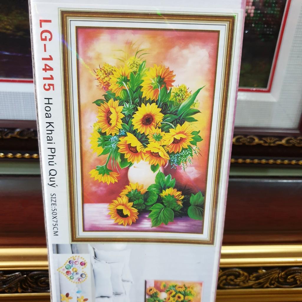 Tranh Đính Đá BÌNH HOA KHOE SẮC (ĐÁ ABC CAO CẤP). Kích Thước: 75cm x 50cm