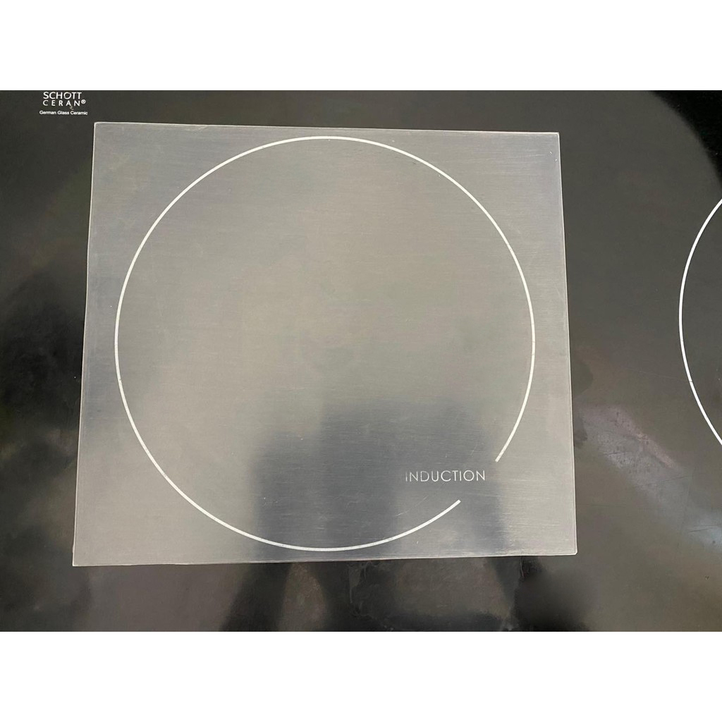 Miếng lót bếp từ silicon cao cấp, chuyển nhiệt tốt giúp tiết kiệm điện tích, chống trầy xước bảo vệ bếp từ của bạn