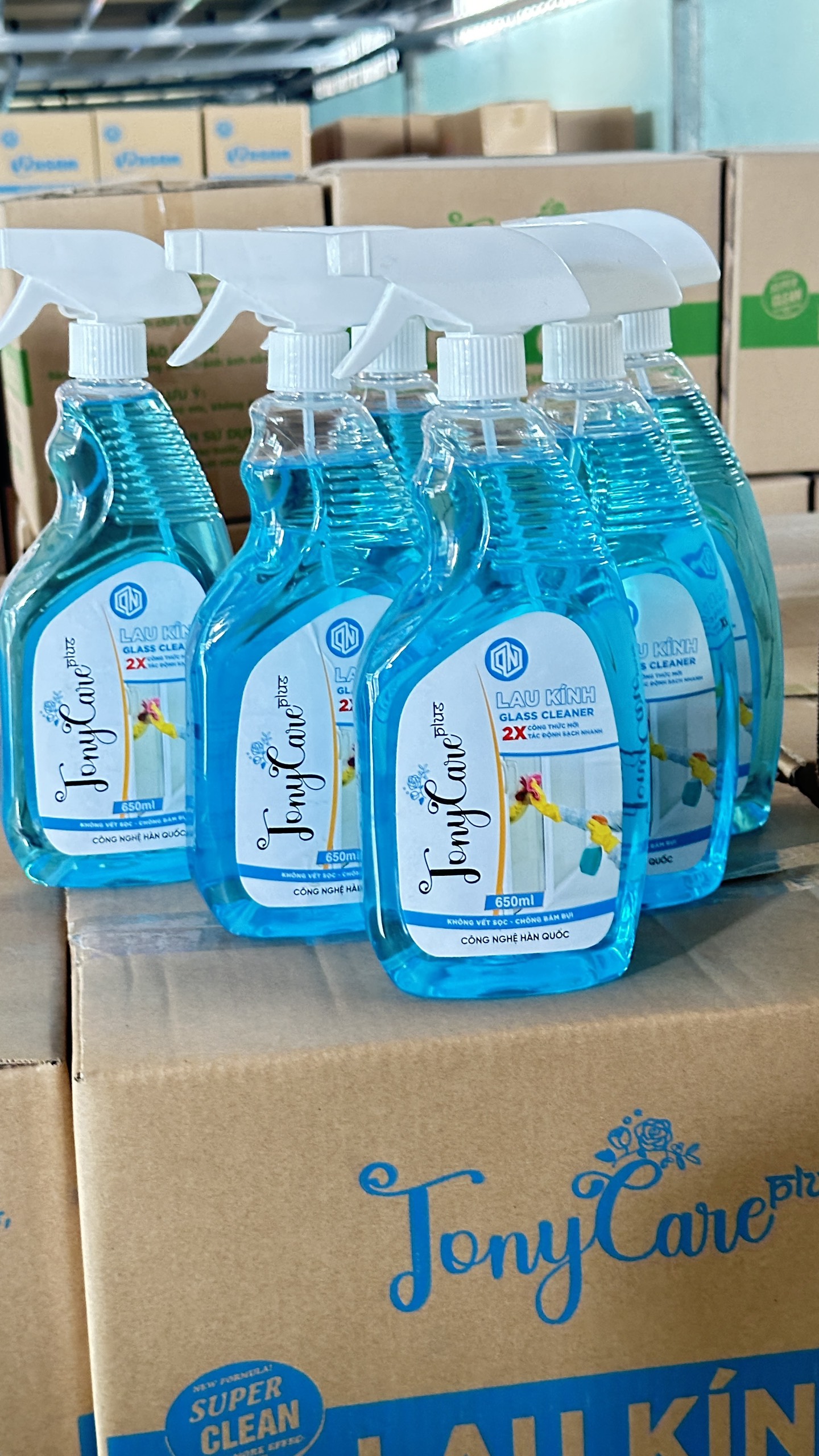 Nước lau kính Tonycare 650ml – Sạch bóng, chống bám bụi, không để lại vệt – Chính hãng Tonycare
