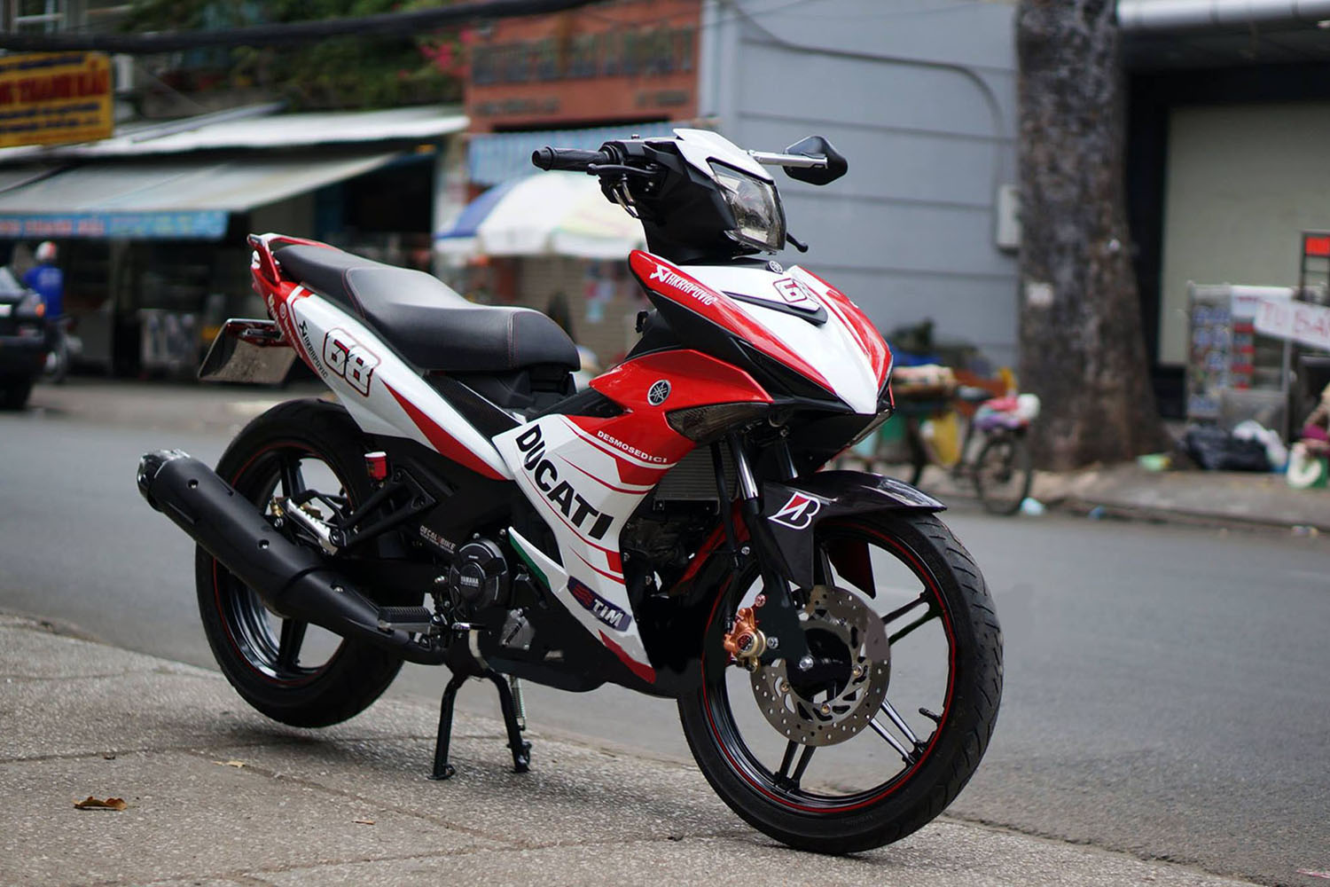 Tem trùm Exciter 150 White Ducati