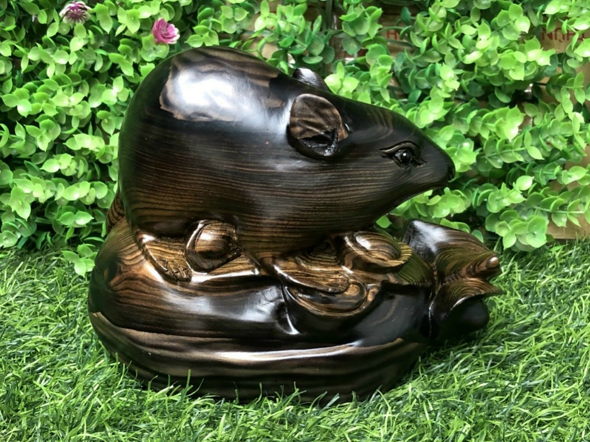 Tượng con chuột trang trí phong thủy hút tài lộc bằng gỗ mun kt 20×15×12,5cm