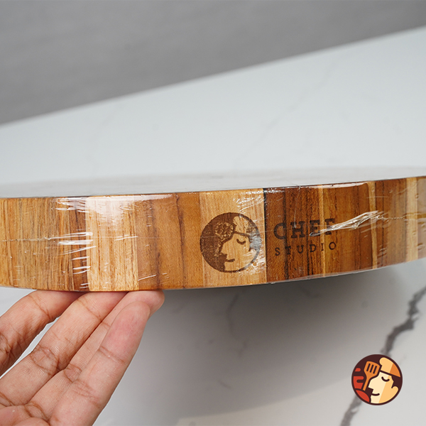 Thớt gỗ Teak Chef Studio cao cấp hình tròn 30x30x3.5 cm, cắt thái băm chặt, bền đẹp không mủn không mối mọt