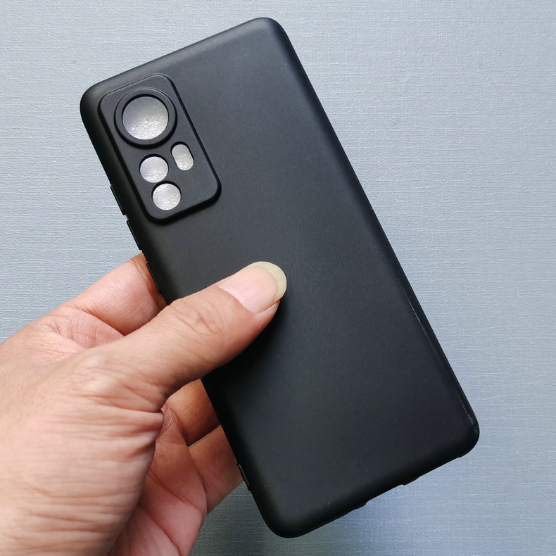 Ốp lưng dẻo cho Xiaomi 12 / 12X - đen cao cấp, chống bám vân tay