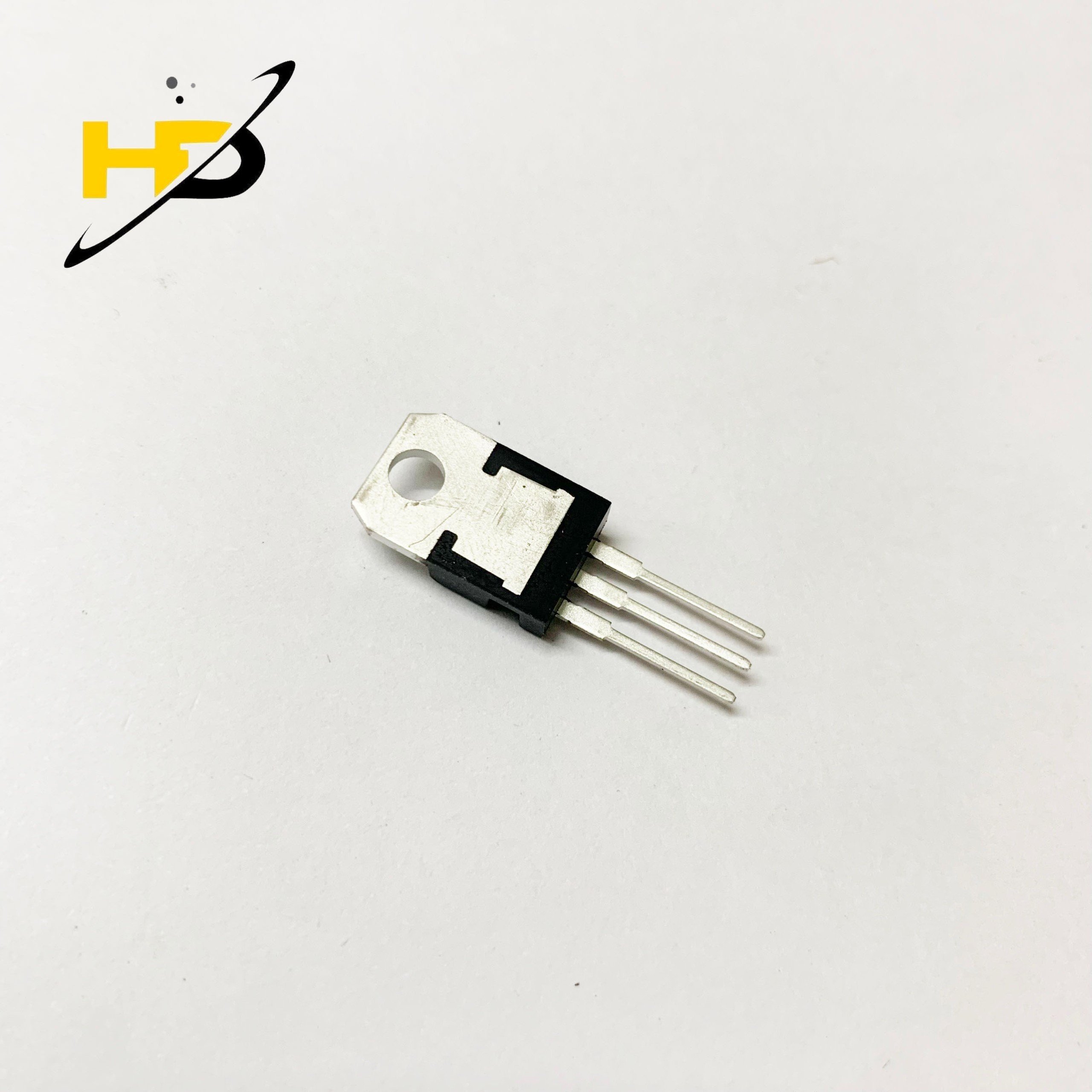 IC Ổn Áp L7812CV 7812 1,5A 12V Chân Cắm TO-220