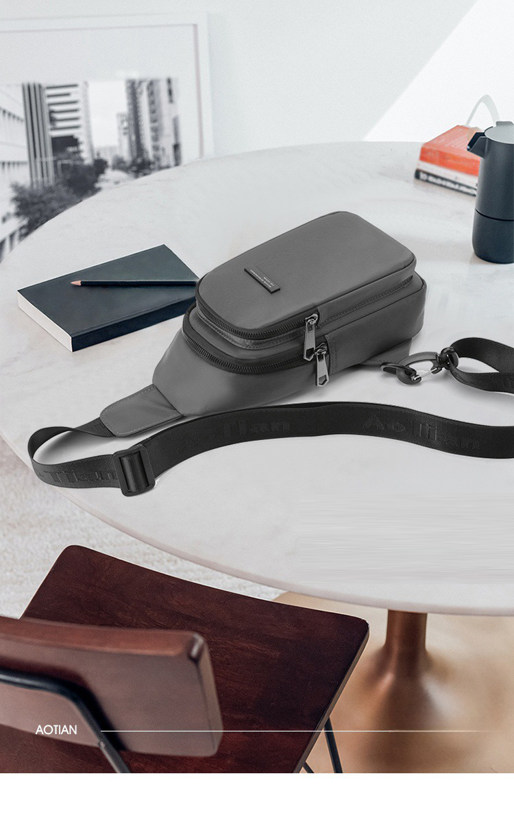 Túi đeo chéo nam phong cách mới  - BEE GEE DCN9259A