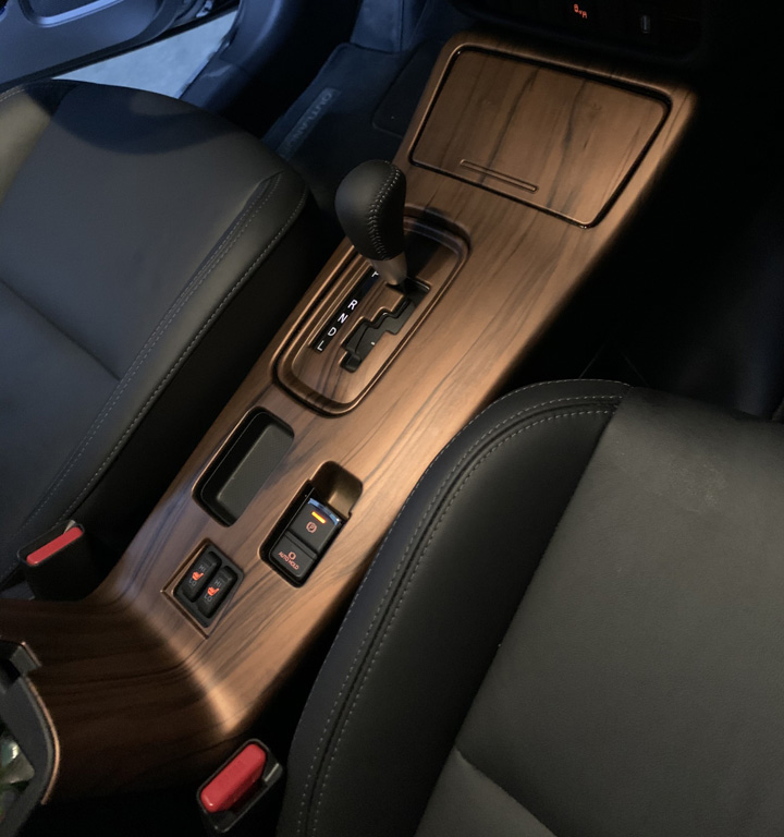 Ốp nội thất vân Gỗ cho Mitsubishi Outlander Cao cấp