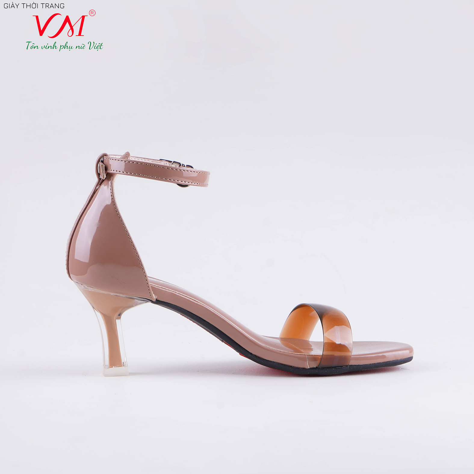 Sandal cao gót nữ, chiều cao gót 5CM, da Tổng hợp bóng quai ngang PVC, êm ái, bền chắc và thời trang. Mũi Vuông, gót Vuông Mica trong suốt, sang trọng và chắc chắn, thiết kế hiện đại, tinh tế, thời trang: SD.N7.5F