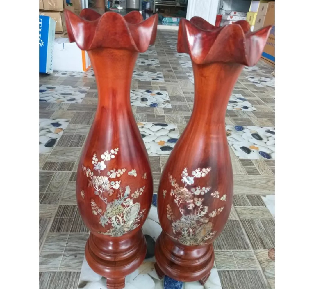 Cặp lục bình gỗ lim nguyên khối cẩn ốc cao 40 cm