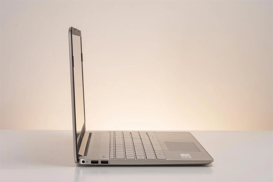 Laptop HP 15s fq2711TU i3 1115G4/8GB/256GB/15.6"FHD/Win 11 Vàng - Hàng Chính Hãng