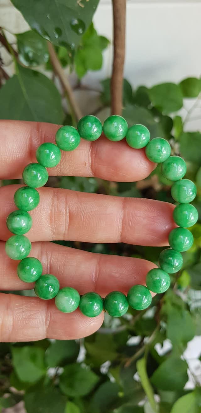 Vòng tay phong thủy đá cẩm thạch xanh tươi size hạt 8mm hay 8li màu xanh ngọc tươi trẻ đẹp nữ mệnh mộc mệnh hỏa mệnh thủy ạ