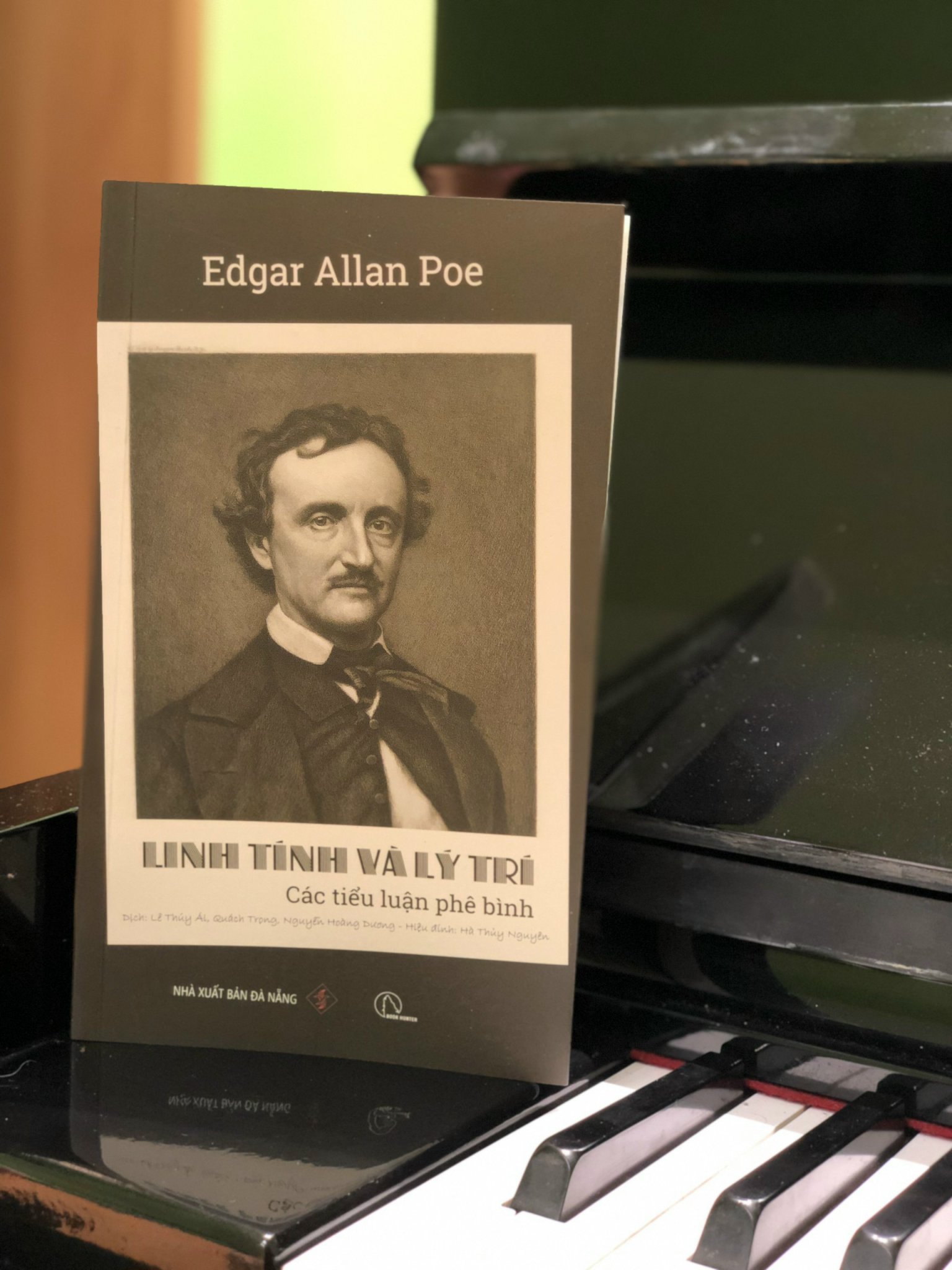 LINH TÍNH VÀ LÝ TRÍ - Các Tiểu Luận Phê Bình - Edgar Allan Poe - (bìa mềm)