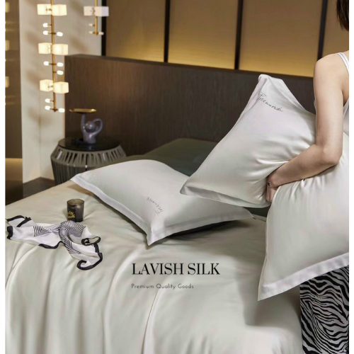 Trọn Bộ Ga Gối Lụa Kèm Chăn Sẵn Ruột + Tặng Bộ Quà Tặng Lavish Silk Cao Cấp - Xanh Matcha Mix Trắng