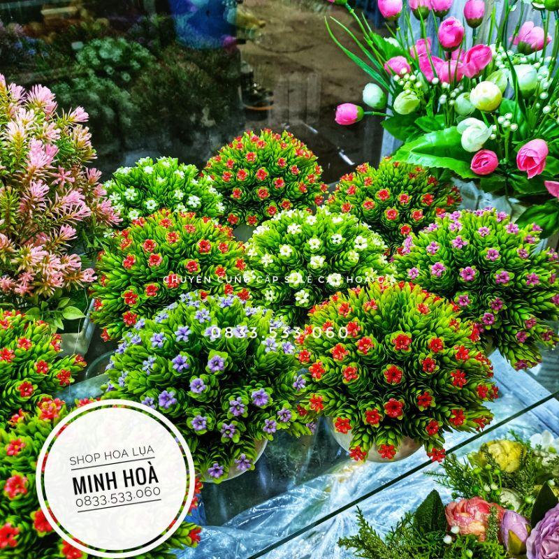 Chậu Hoa Gỉa Mini Trang Trí Bàn Học, bàn Làm Việc, văn phòng. Kích thước 15 cm * 17 cm. Đã kèm chậu. Hàng có sẵn