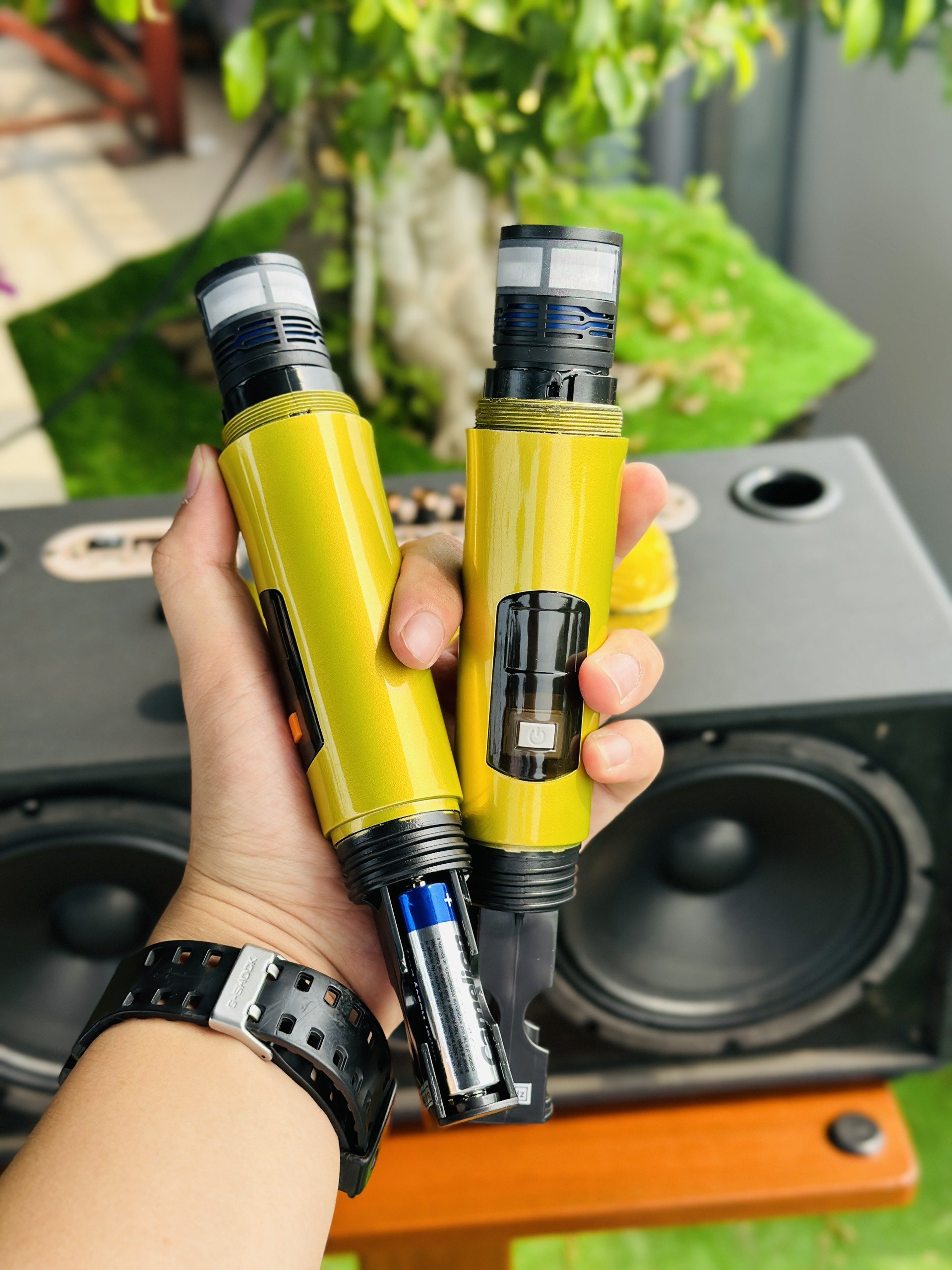 Loa Xách Tay 2 Đường Tiếng AT-316 Pro - Công Suất Lớn 200W, Bass Trầm 20cm. Bluetooth 5.0 Tốc Độ Cao, Đi Kèm 2 Micro Không Dây Đa Năng Hàng Chính Hãng