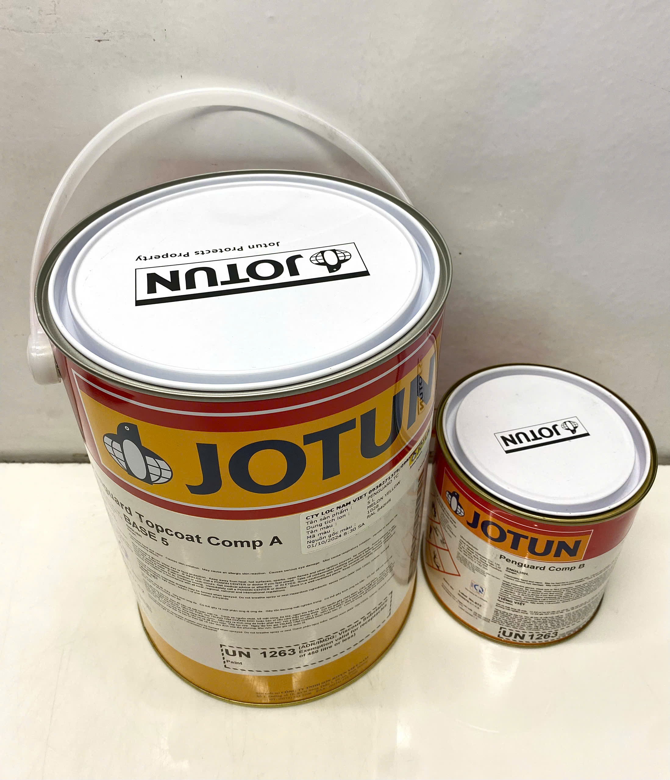 Sơn Epoxy Jotun Penguard Topcoat base 5 màu vàng - RAL 1028 _5L/bộ