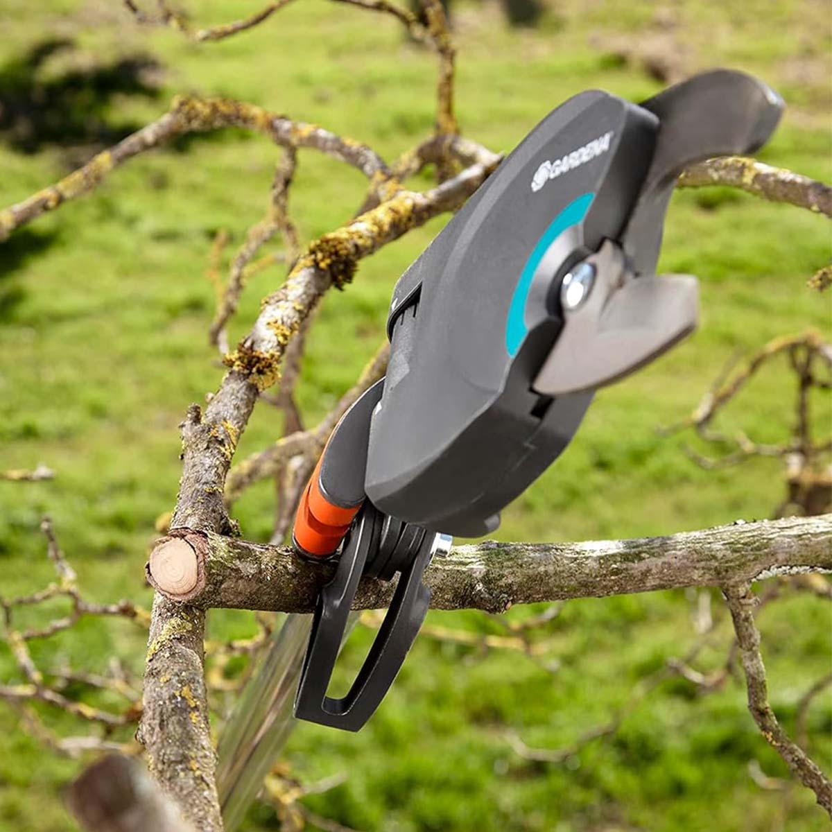 Kéo cắt cành tầm cao Gardena 410 Plus 12001-20