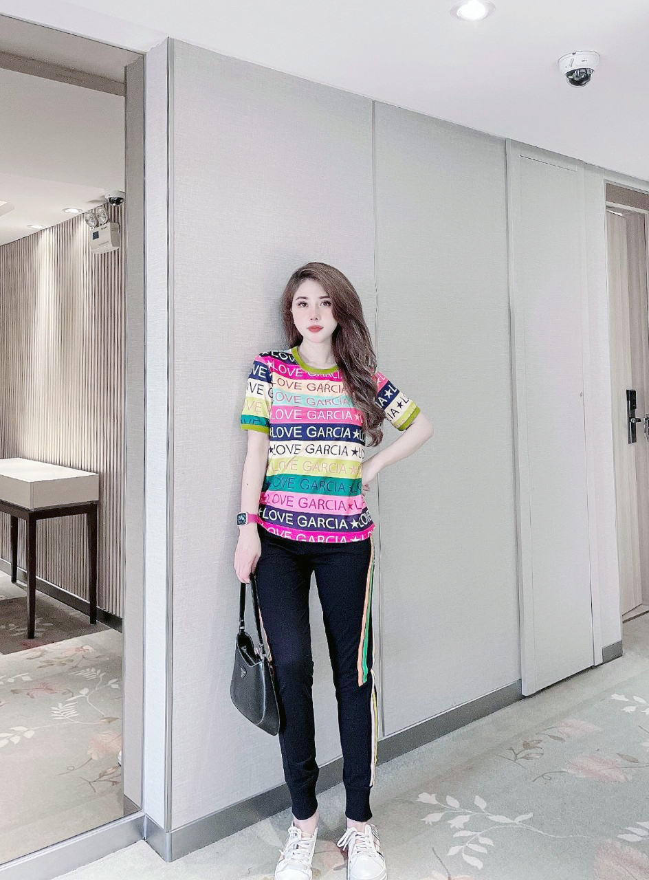 Bộ thun cotton thể thao sắc màu hiện đại