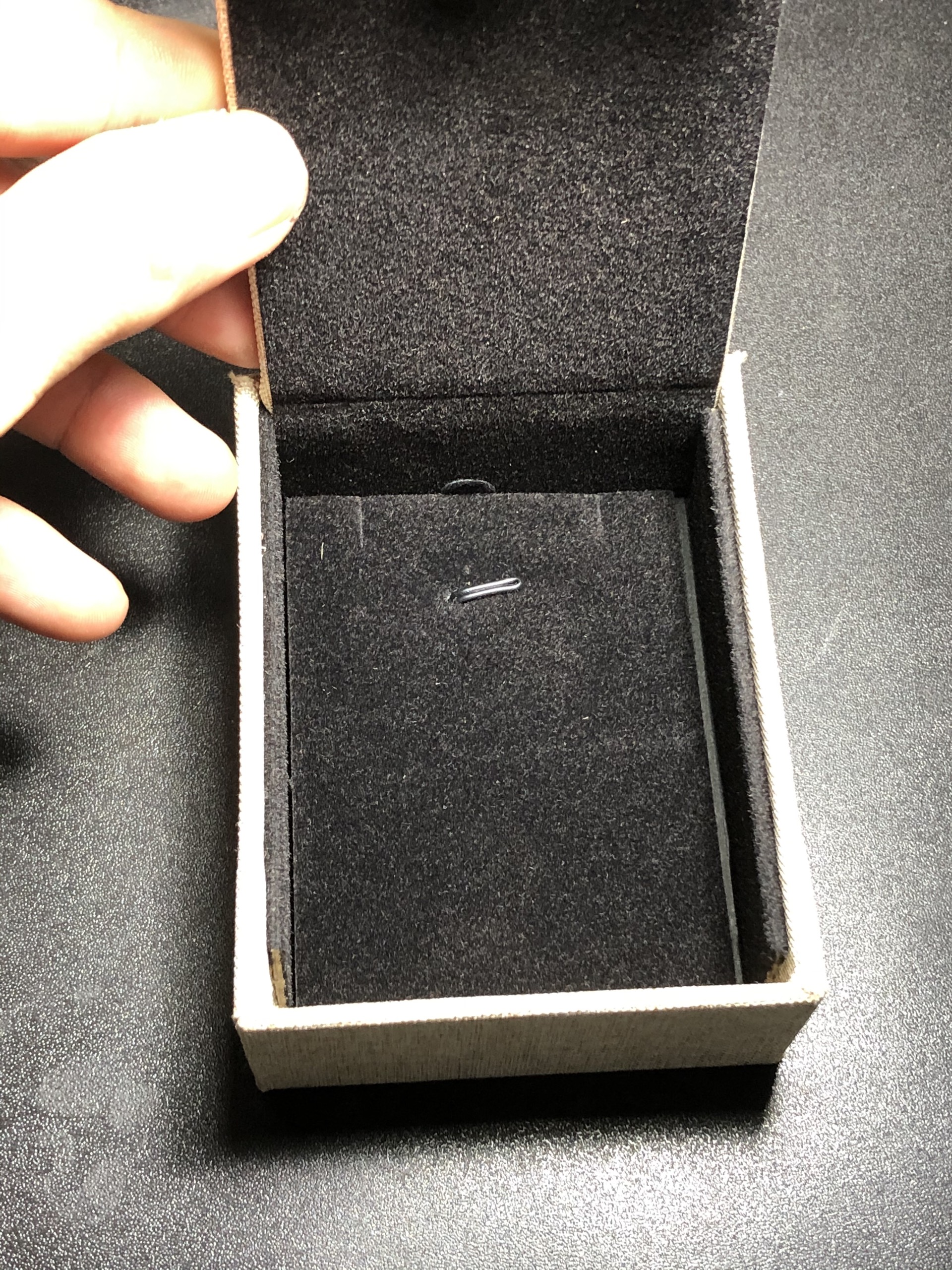 Hộp gấm hoa sen cao cấp 10x7x4 cm HANMYNGHE
