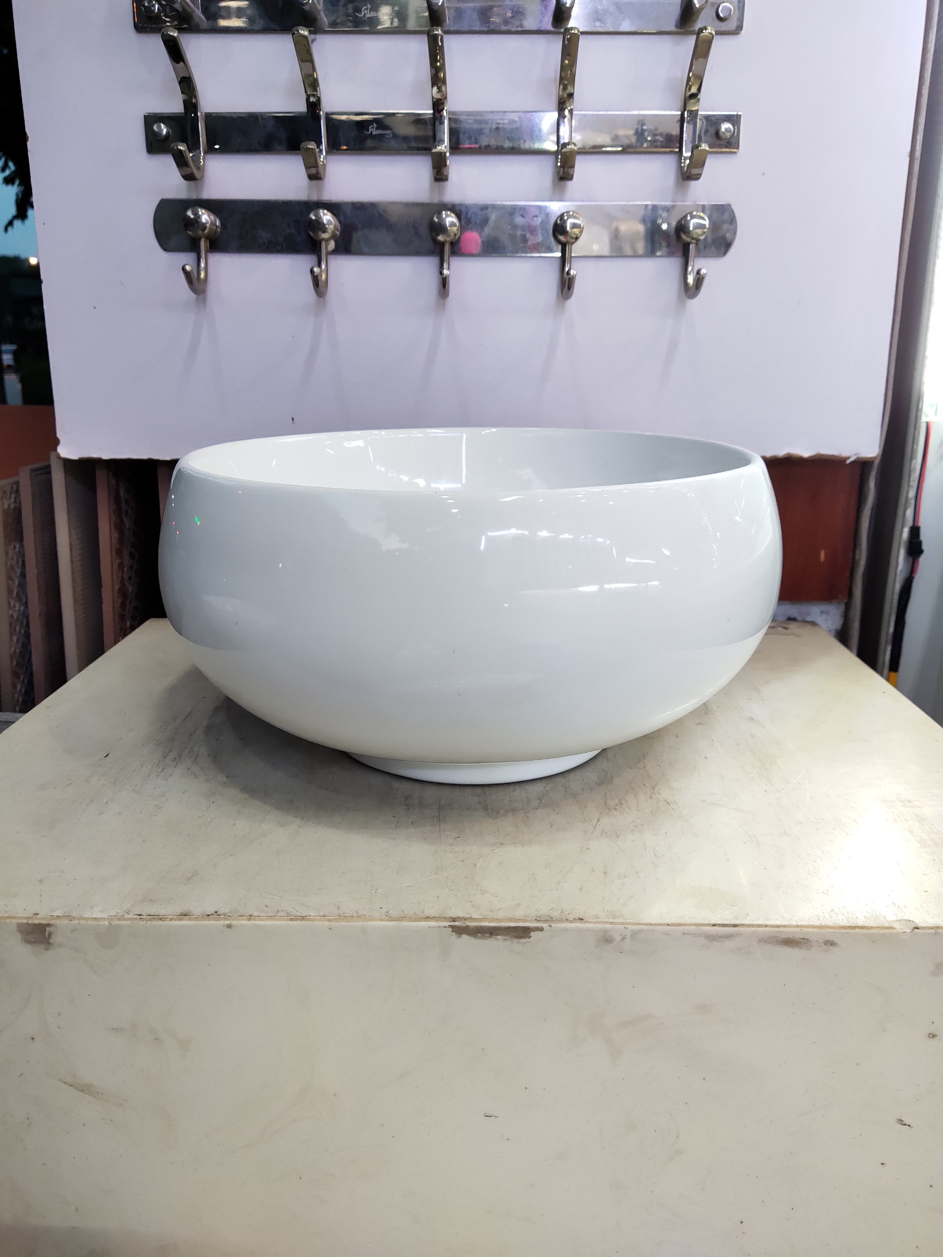 CHẬU LAVABO ĐẶT BÀN HÌNH TRÒN ( ẢNH THẬT) KÍCH THƯỚC BÉ