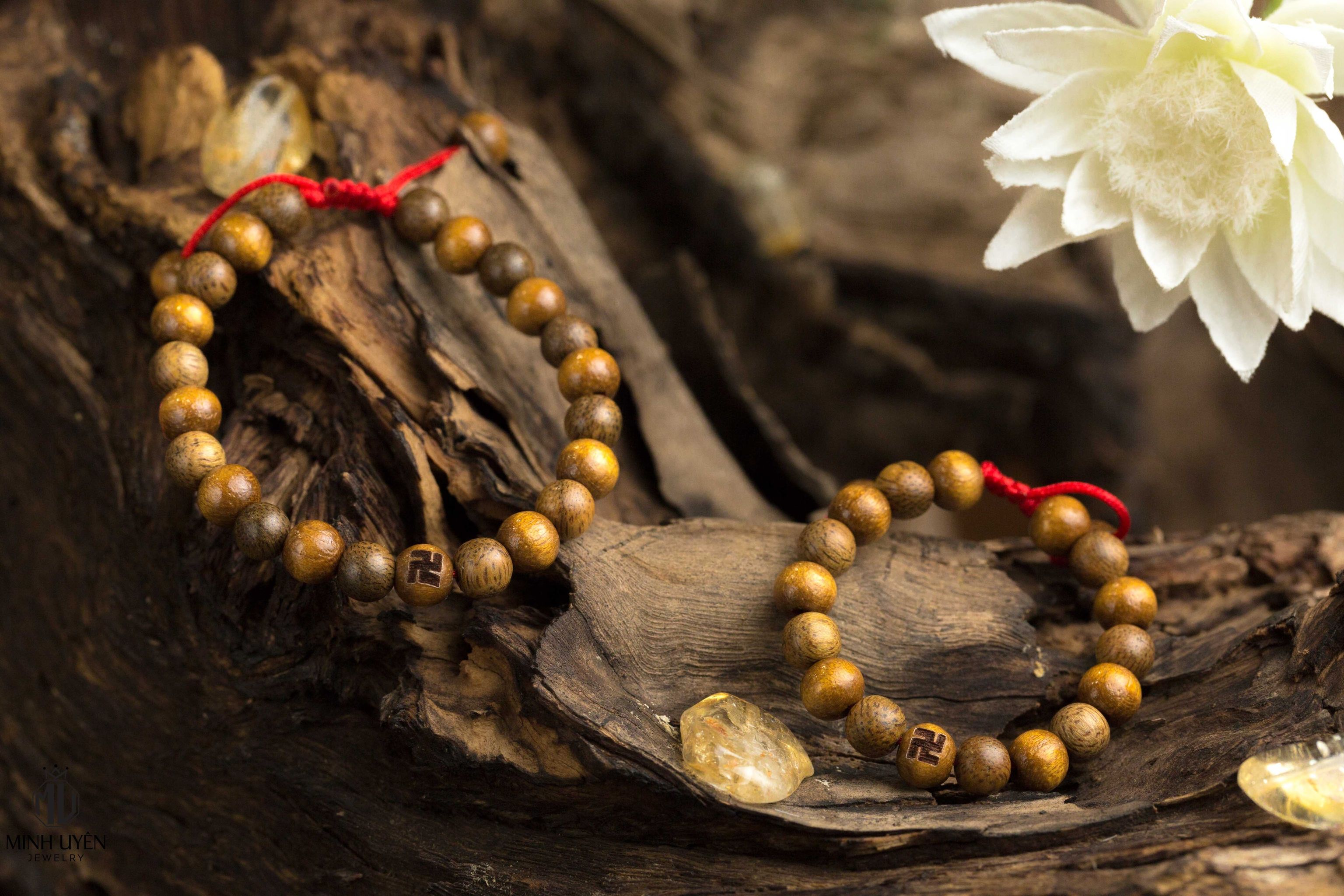 Minh Uyên Jewelry - Vòng dâu tằm phong thủy mang đến giấc ngủ ngon cho các bé