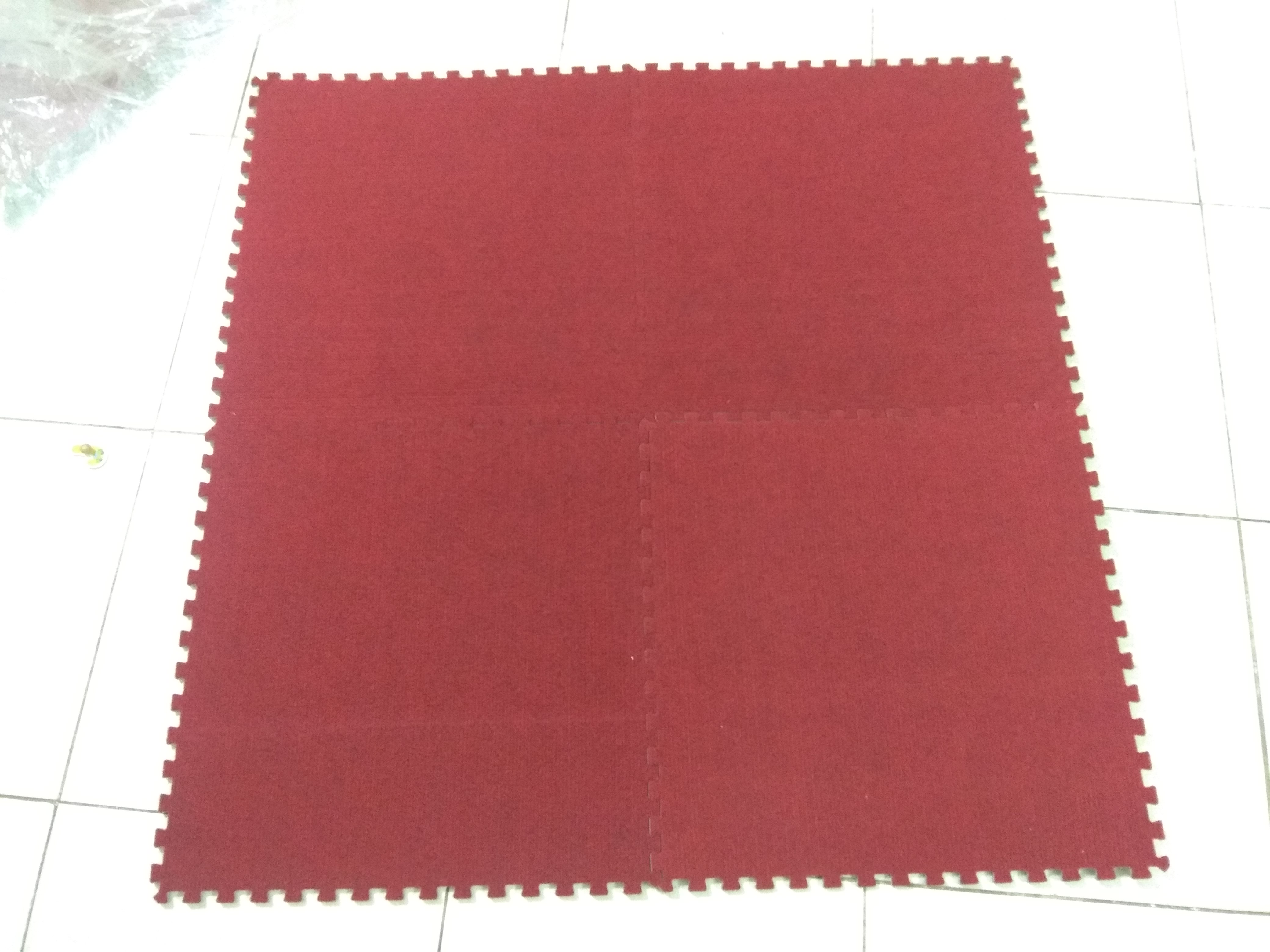Bộ 4 tấm xốp ghép, mặt là thảm nỉ kích thước 50cm x 50cm x 0,6cm/tấm,