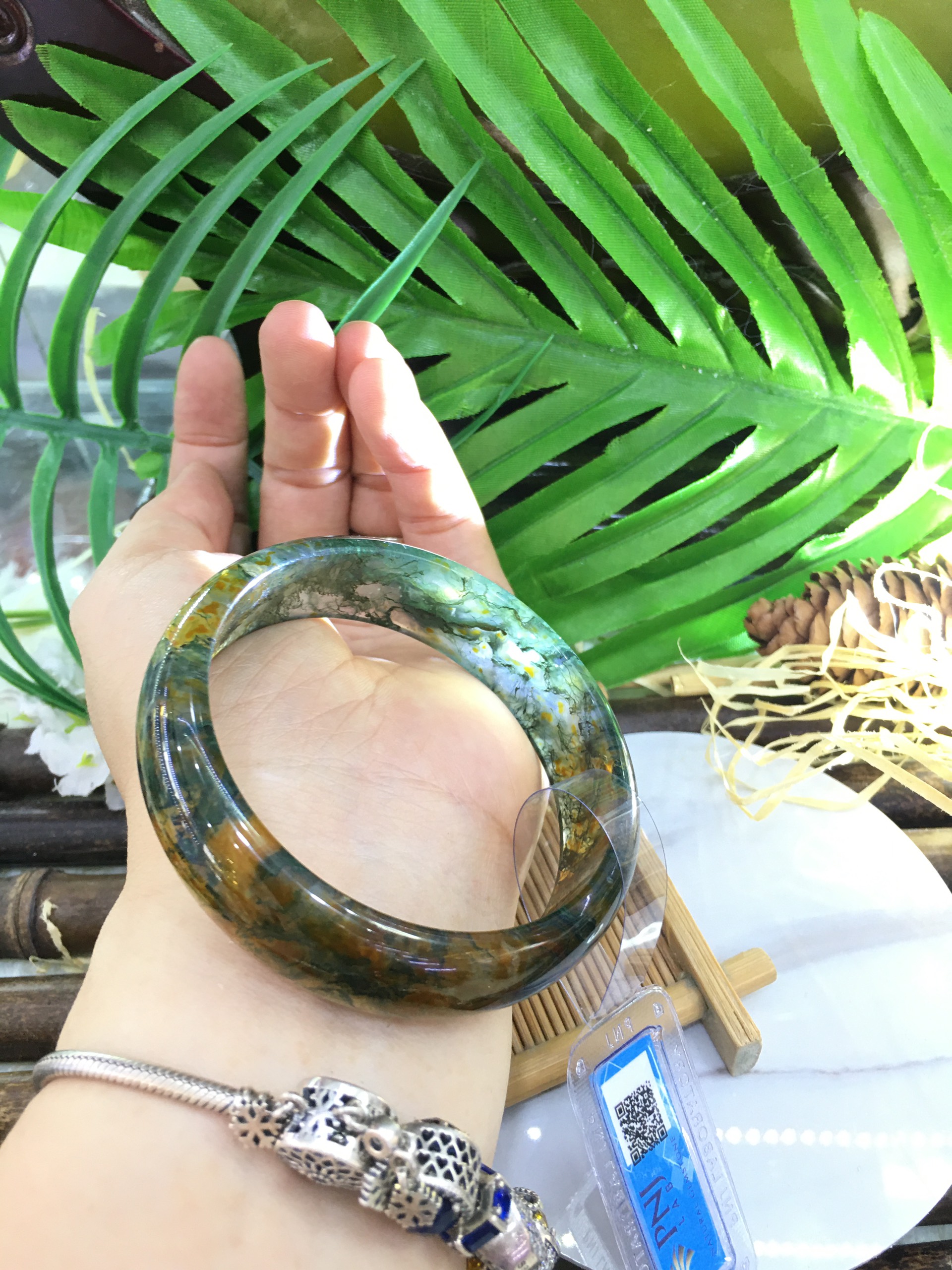 Vòng tay đá băng ngọc bảng nguyên khối ni 58mm - Hợp mệnh: Mộc, Hỏa