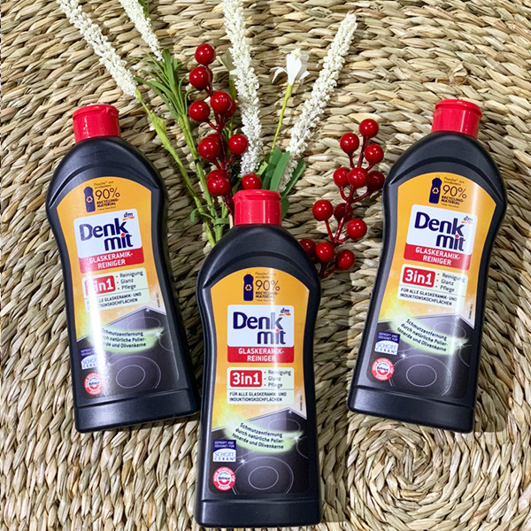 Dung Dịch Vệ Sinh Bếp Từ Denkmit Glaskeramikreiniger 3in1 bảo vệ mặt bếp, tẩy sạch dầu mỡ rất tiện dùng.