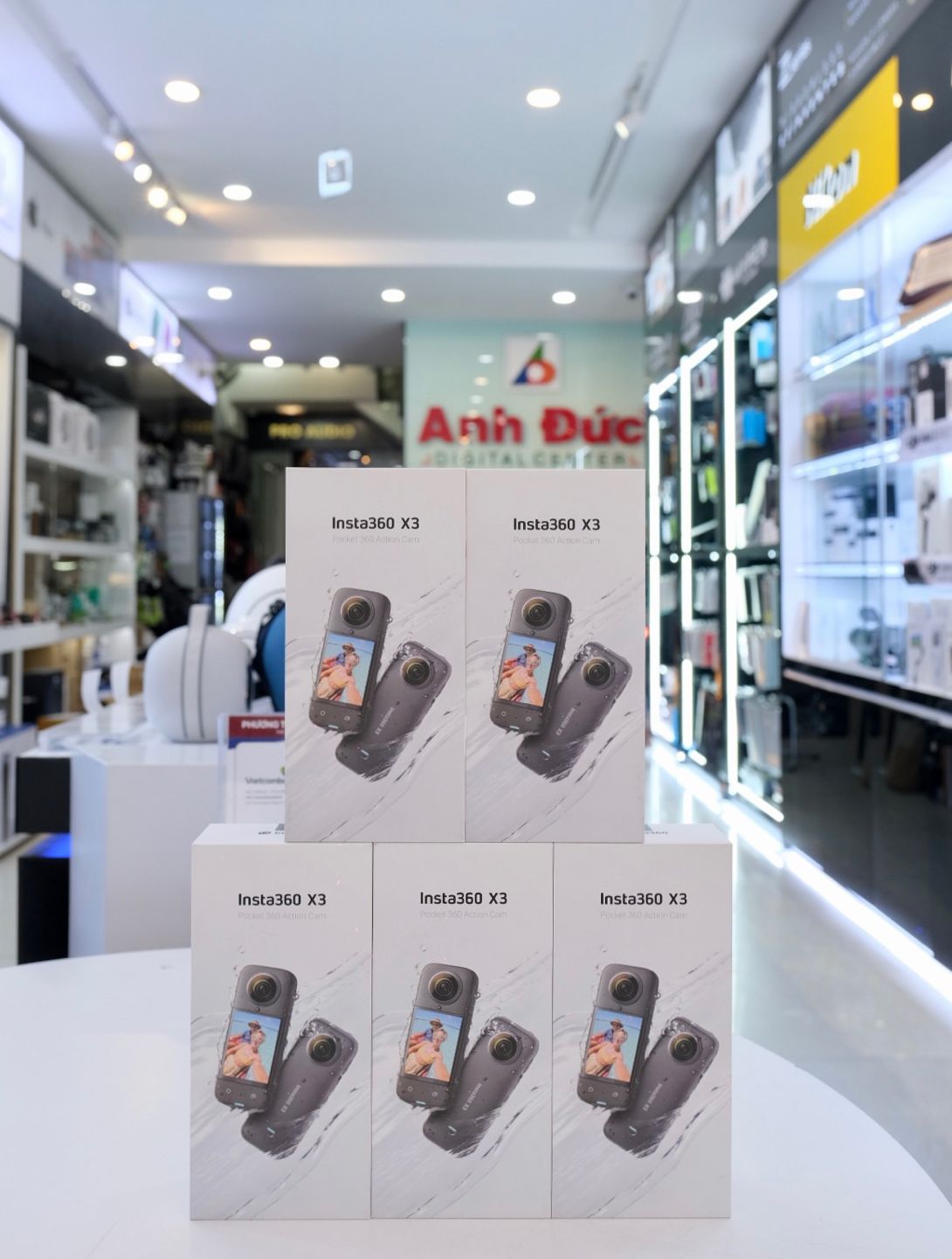 Máy quay phim hành trình Insta360 X3 – Hàng chính hãng