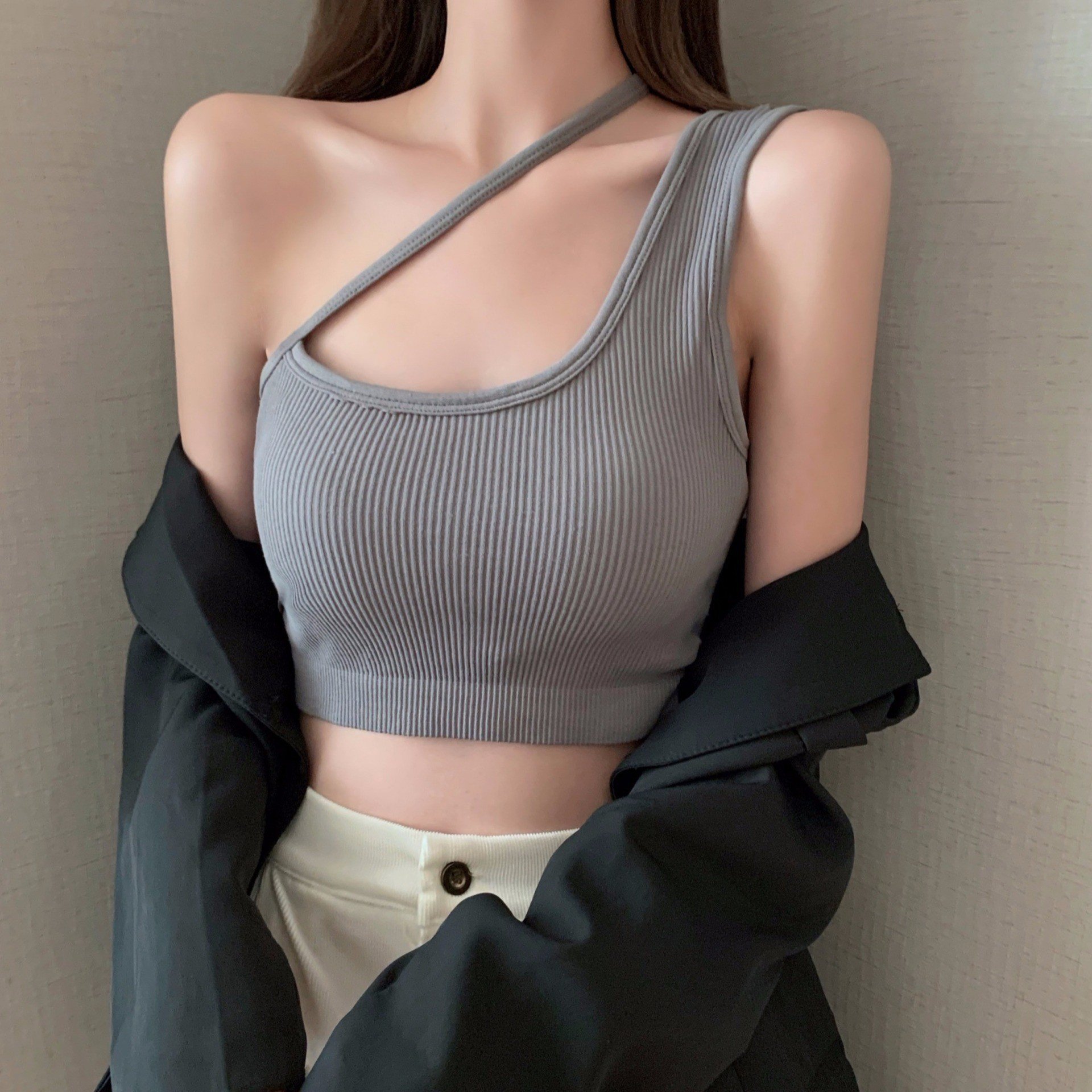Áo hai dây quai chéo dáng croptop có đệm ngực, bra gân tăm hot hit có mood ngực thời trang