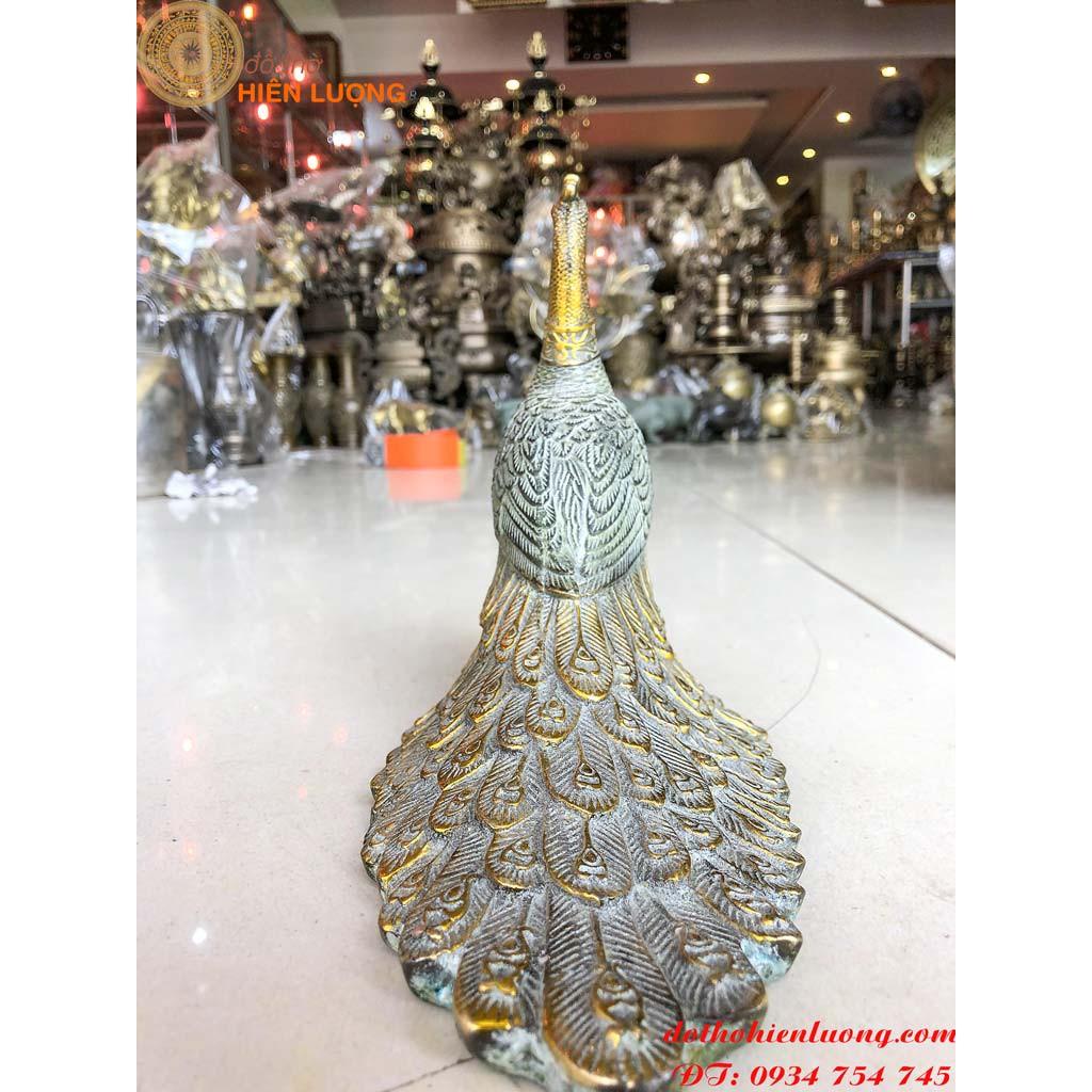 Tượng Công Xòe Đuôi Phong Thủy