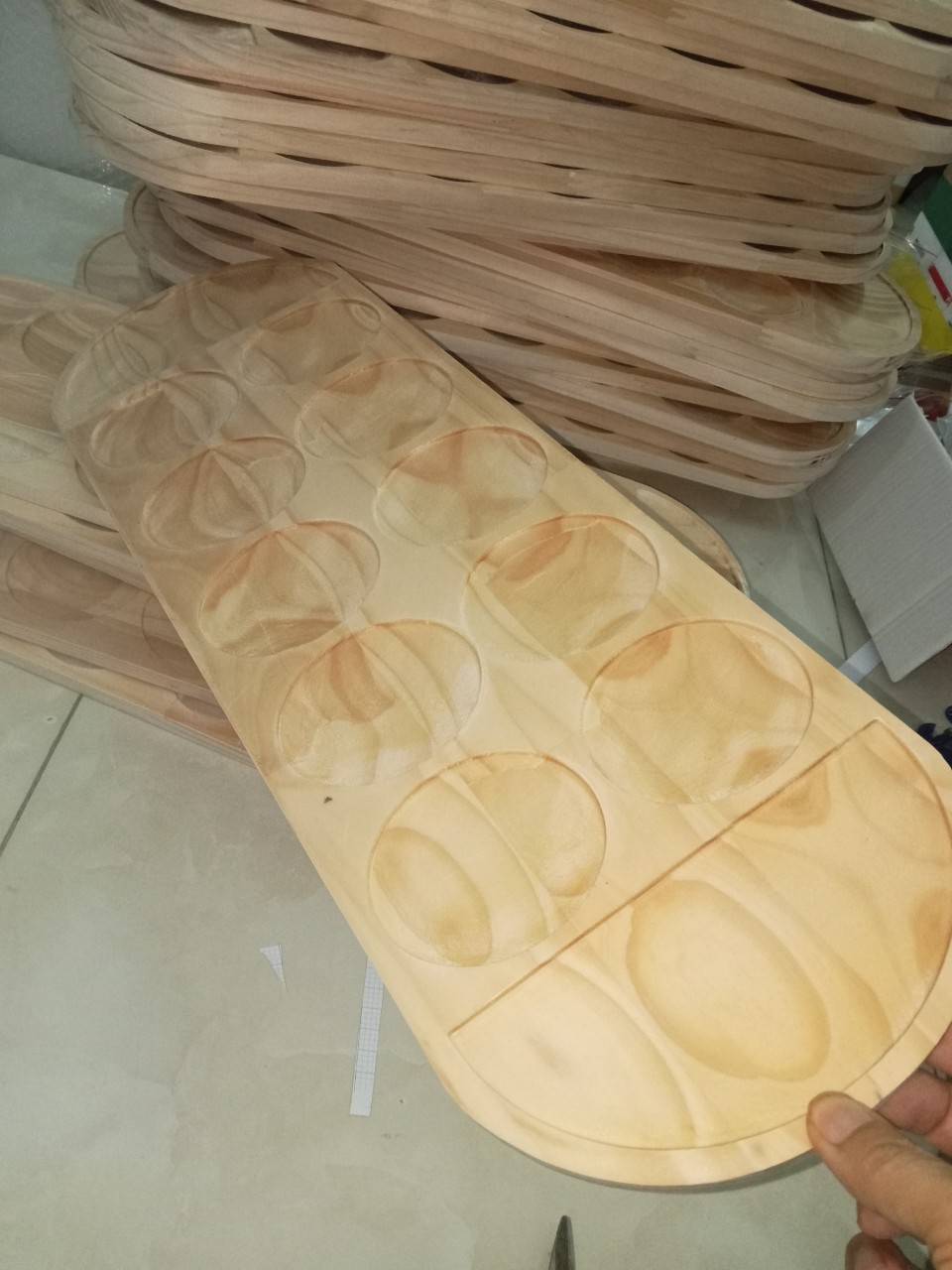 Bộ cờ ô ăn quan bằng gỗ thông và đá suối.
