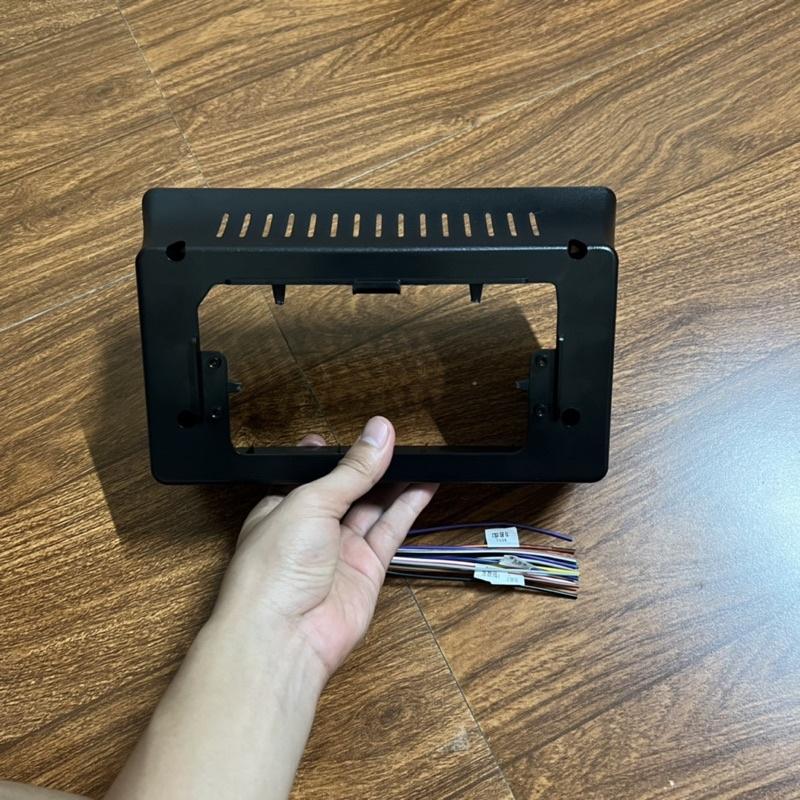 Mặt dưỡng thông dụng ,dùng chung chế 10 inch dành cho màn android lắp xe tải , các dòng xe không có dưỡng android zin