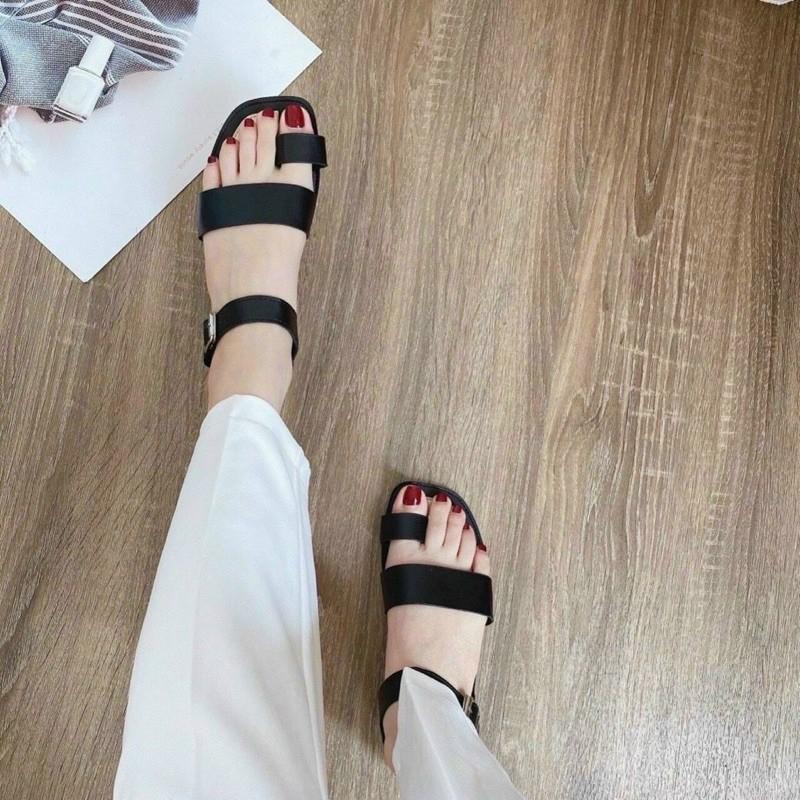 SANDAL BỆT XỎ NGÓN ĐI DU LỊCH CHƠI BAO HỢP NÈ. Dáng hàn quốc luôn