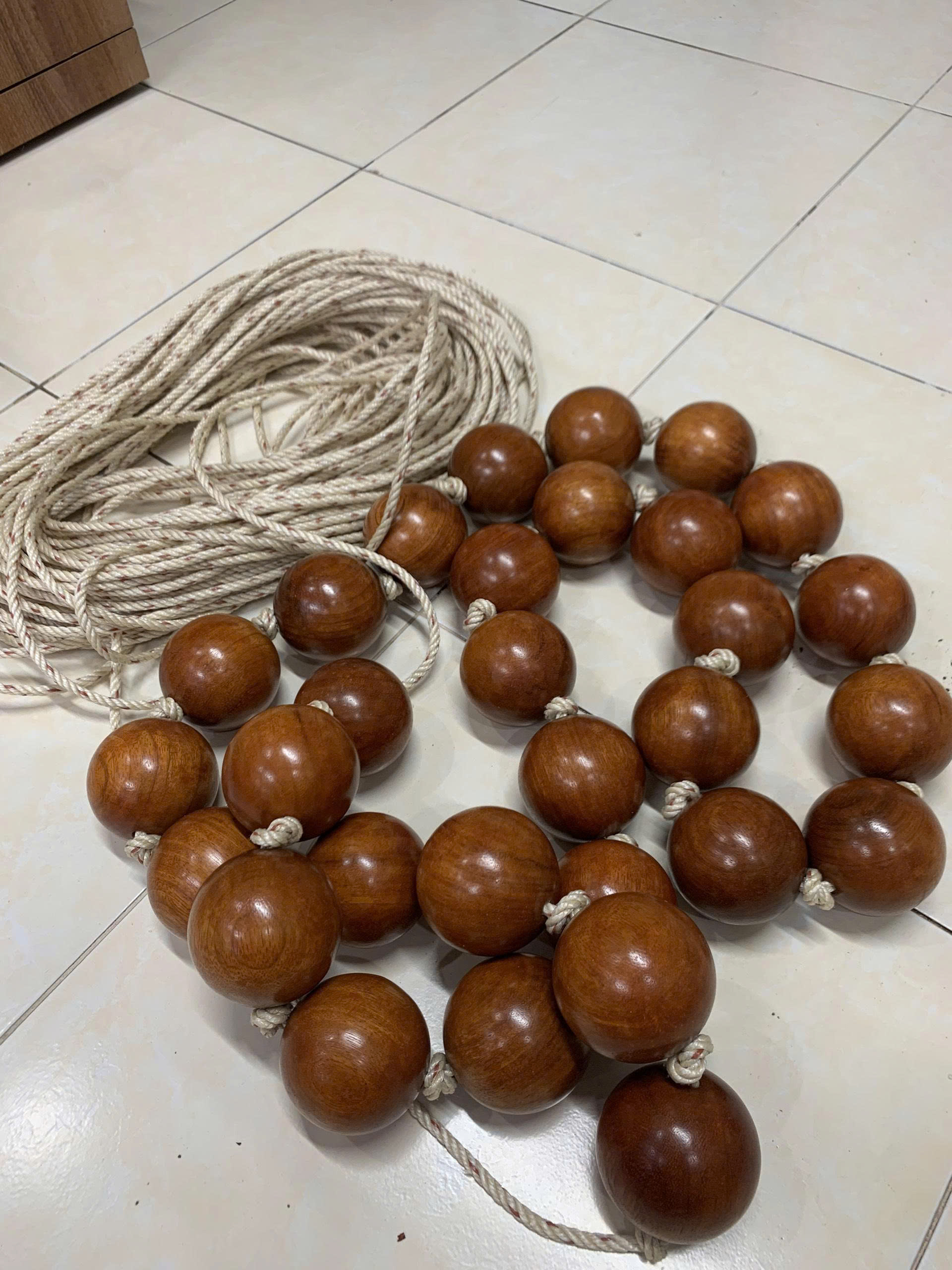 Vòng Lắc Bụng , Lắc Eo Hạt Gỗ Hương Cao Cấp - Vòng 40 hạt 7cm ( video , hình thật )