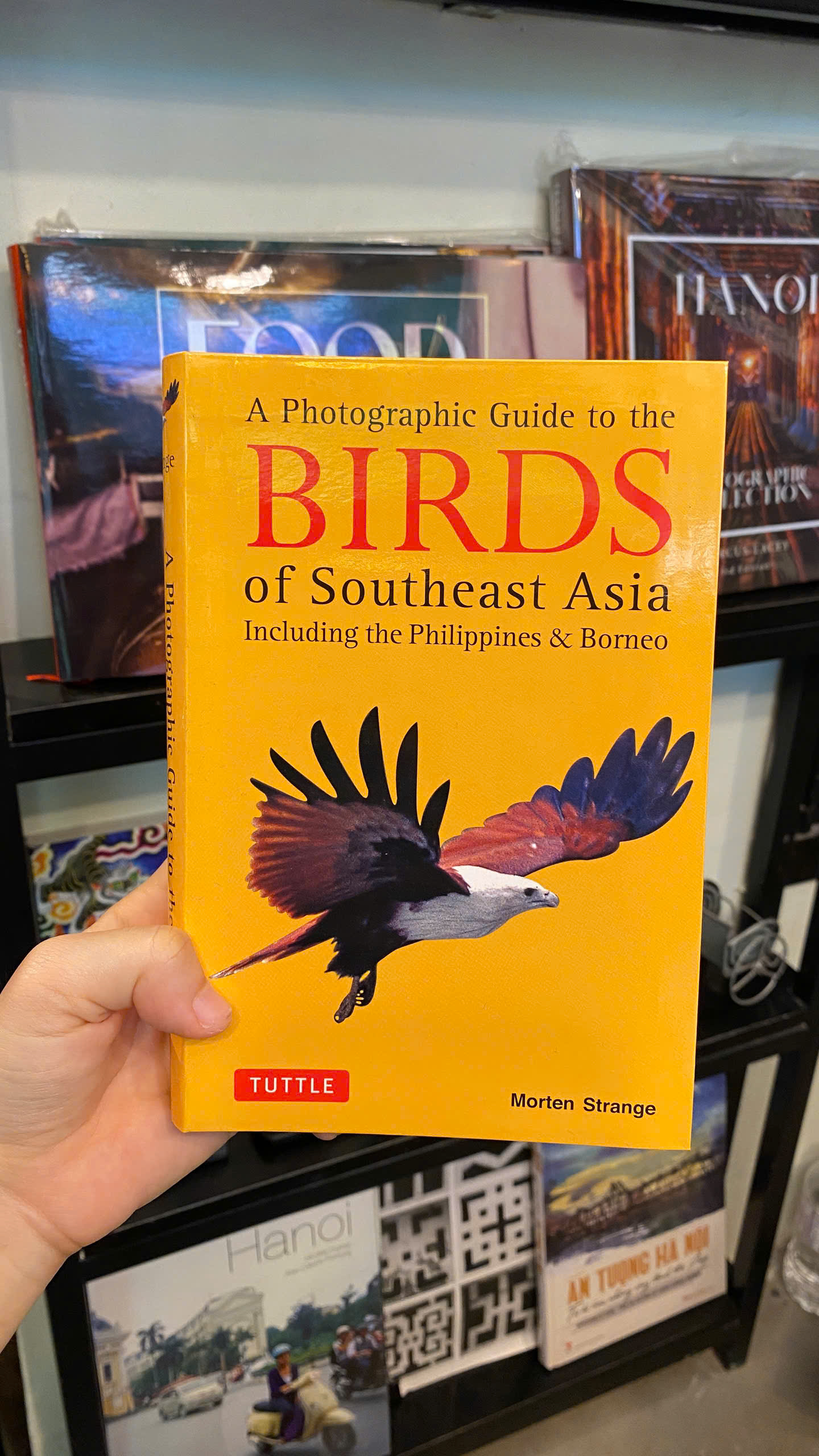 Sách - A Photographic Guide to the Birds of Southeast Asia | Nature / Ngoại văn Nhập khẩu