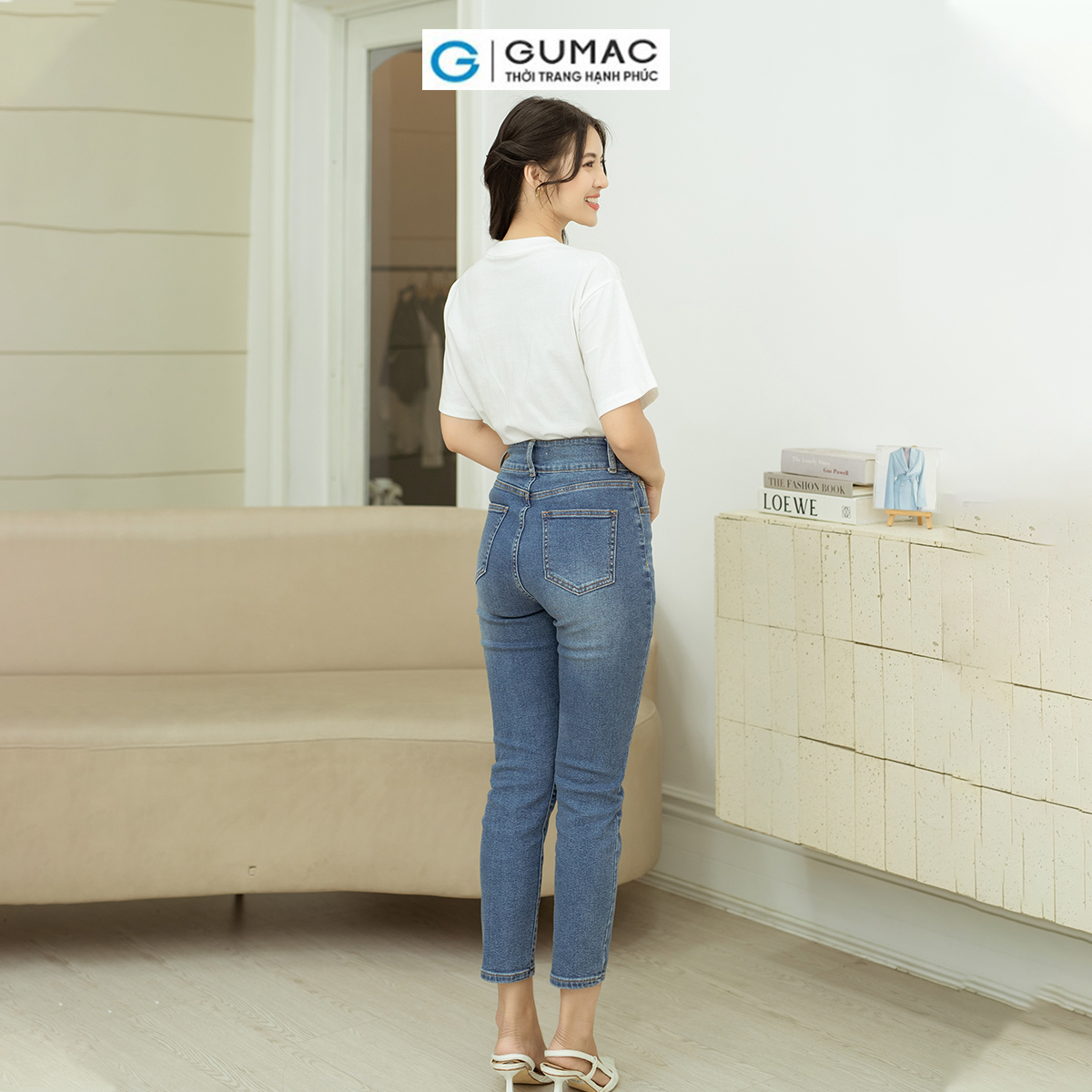 Áo thun in chữ GUMAC ATD08052