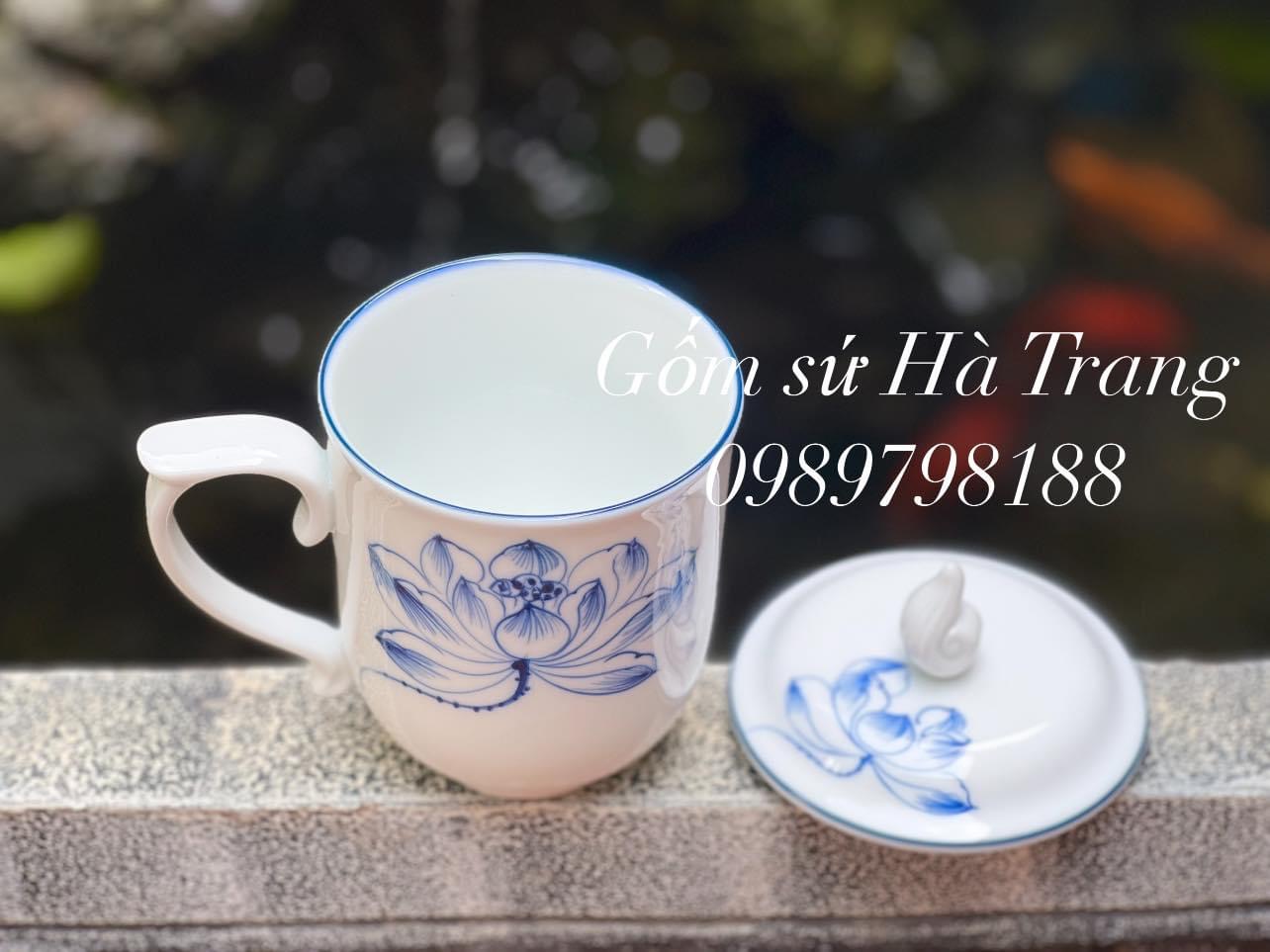 Cốc sứ Bát Tràng dung tích 350ml vẽ tay hoạ tiết sen cát tường
