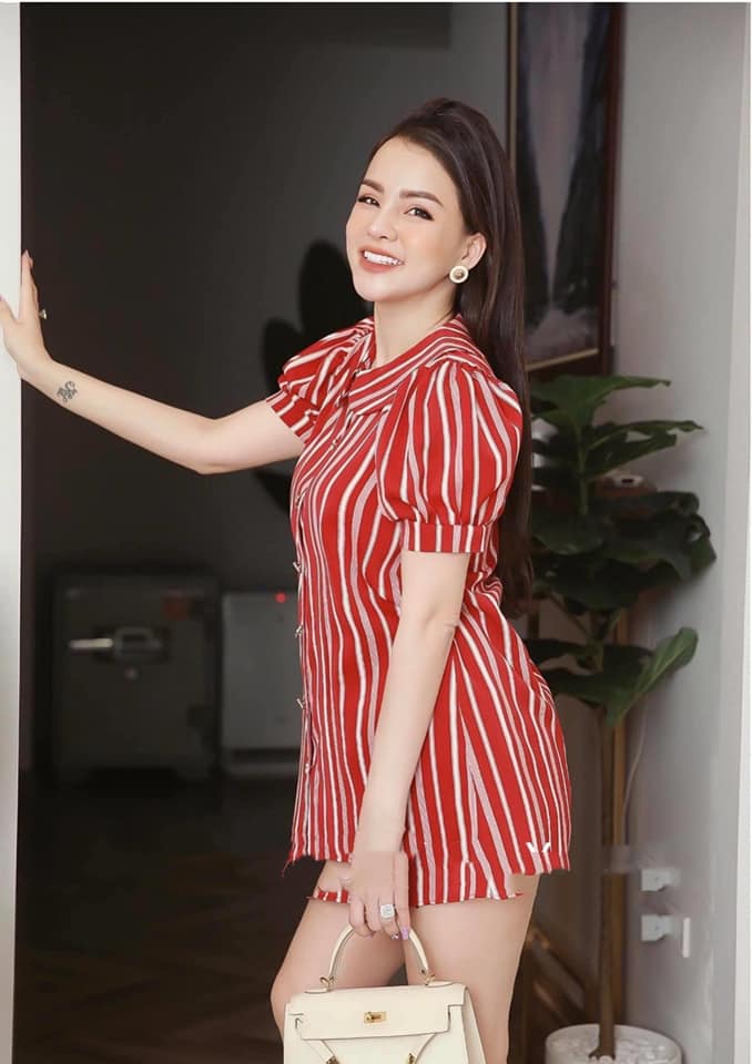 Đầm sơ mi suông sọc đỏ tay ngắn