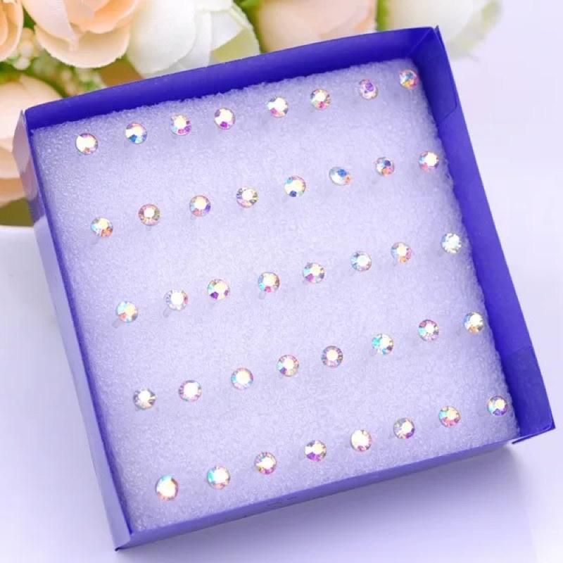 Bông tai đuôi nhựa màu đá xinh xắn