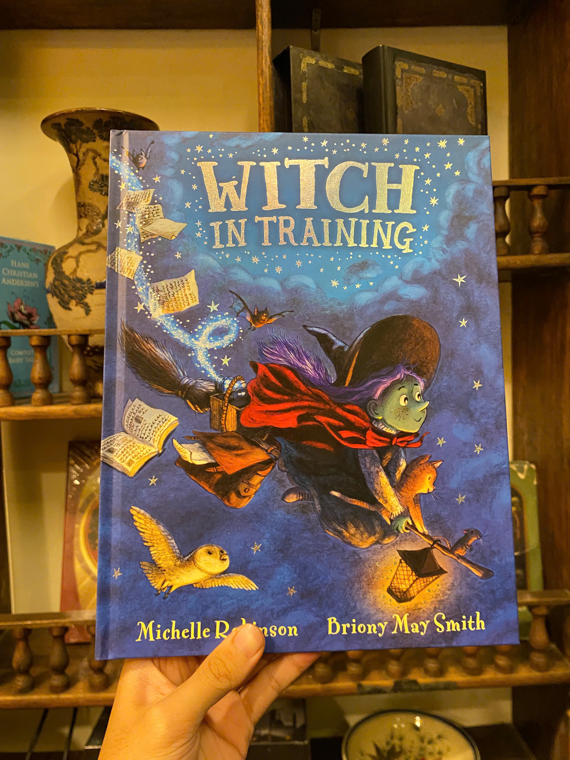 Sách - Witch in Training by Michelle Robinson | Children English Picture Books / Ngoại văn Bìa cứng