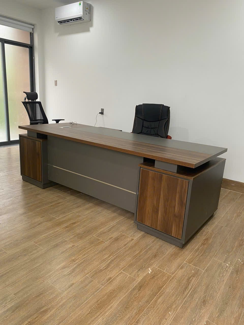 Bàn giám đốc GDCT90 Juno Sofa cho phòng văn hiện đại giá rẻ
