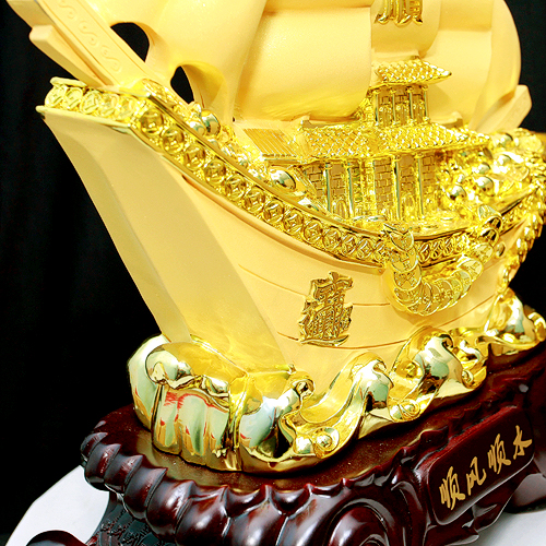 Thuyền buồm phong thủy thuận buồm xuôi gió