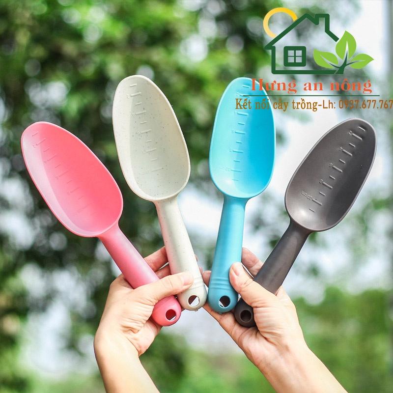 L1 - Xẻng nhựa PP cao cấp dùng xúc dất chăm sóc vườn có 4 màu