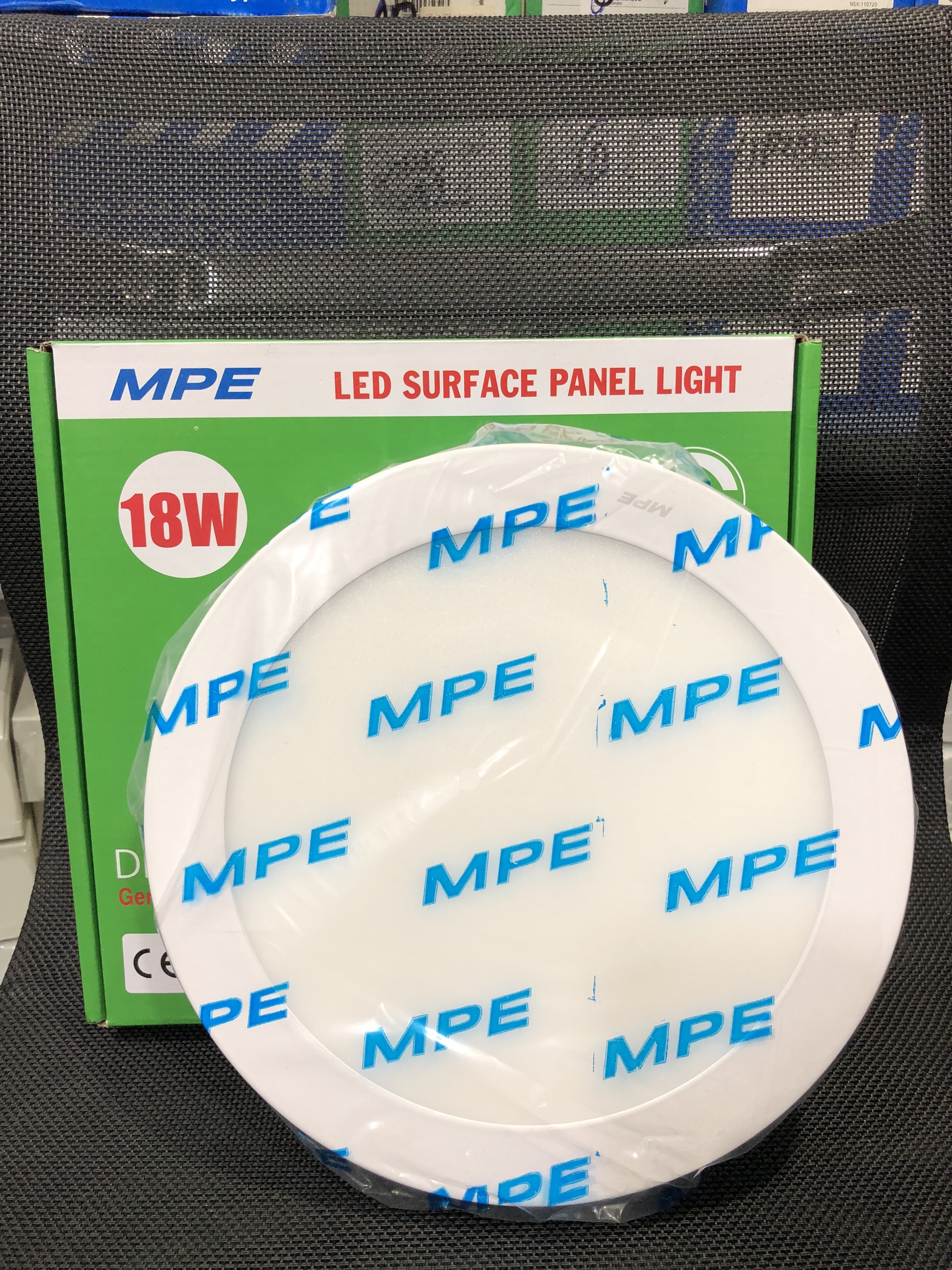 Đèn led panel ốp trần nổi tròn công suất 18W MPE (3 loại ánh sáng trắng-vàng-3 màu)